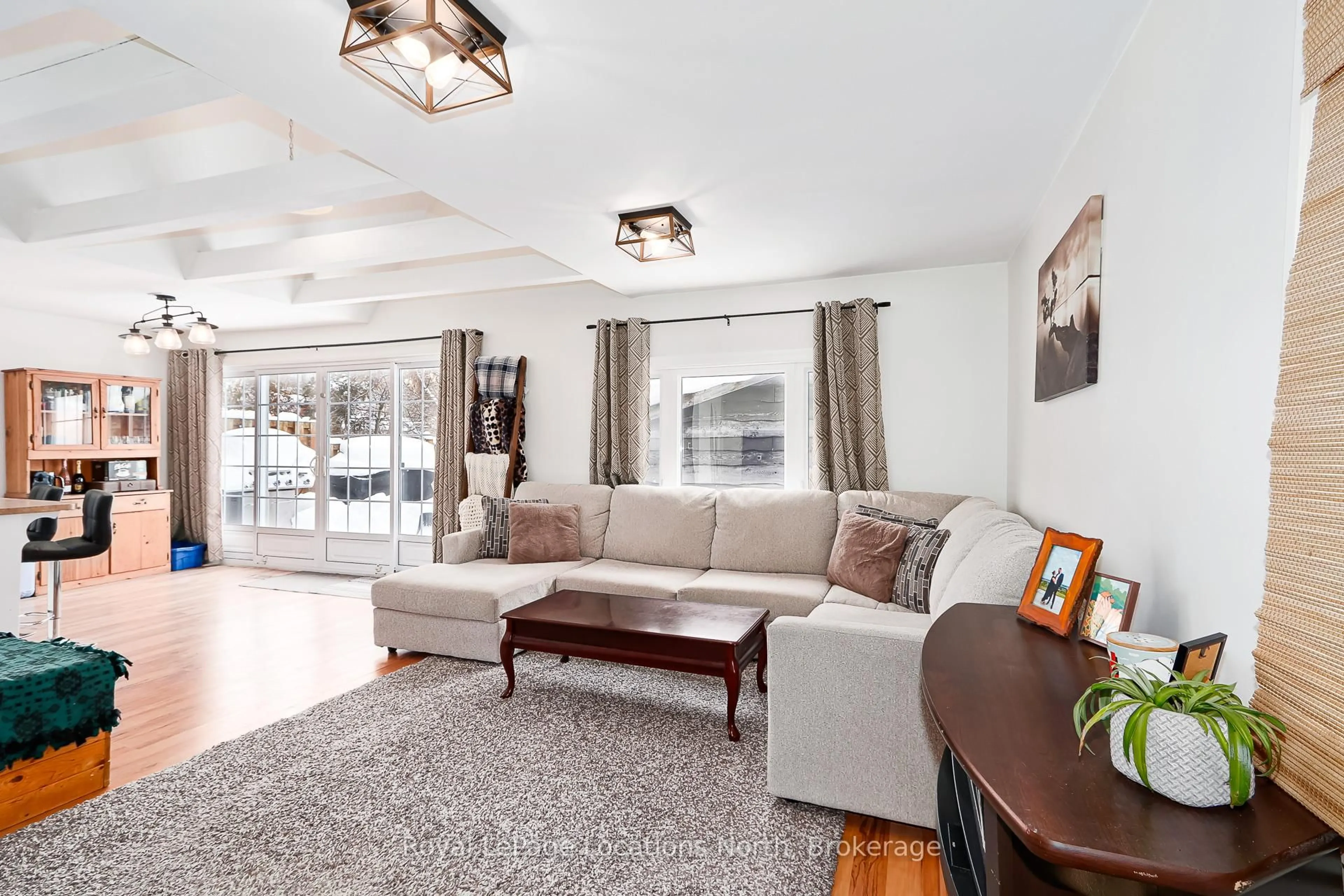 Living room with furniture, unknown for 46 Fourth St, Midland Ontario L4R 3S8