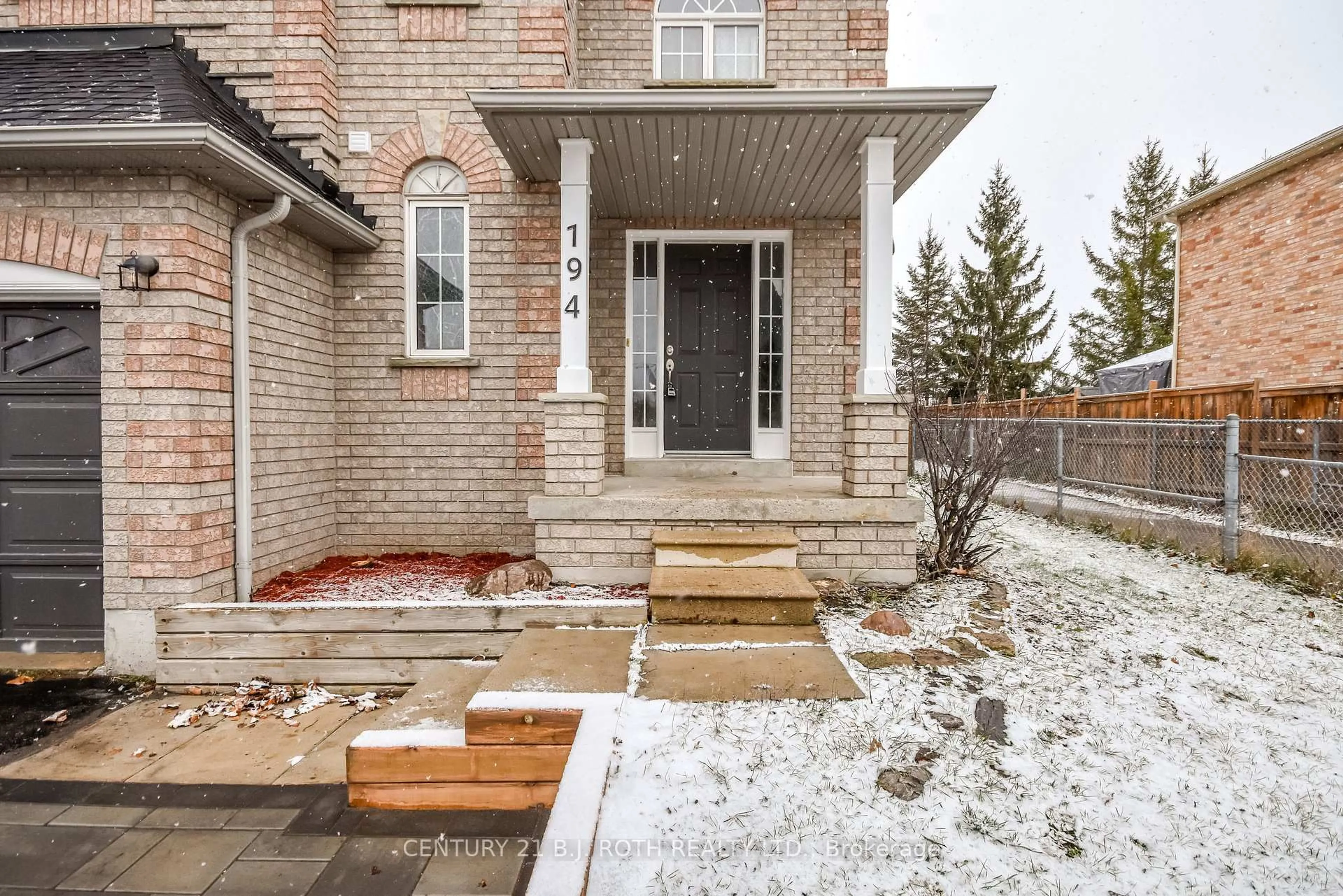 Home with brick exterior material, street for 194 Sundew Dr, Barrie Ontario L4N 9Z3