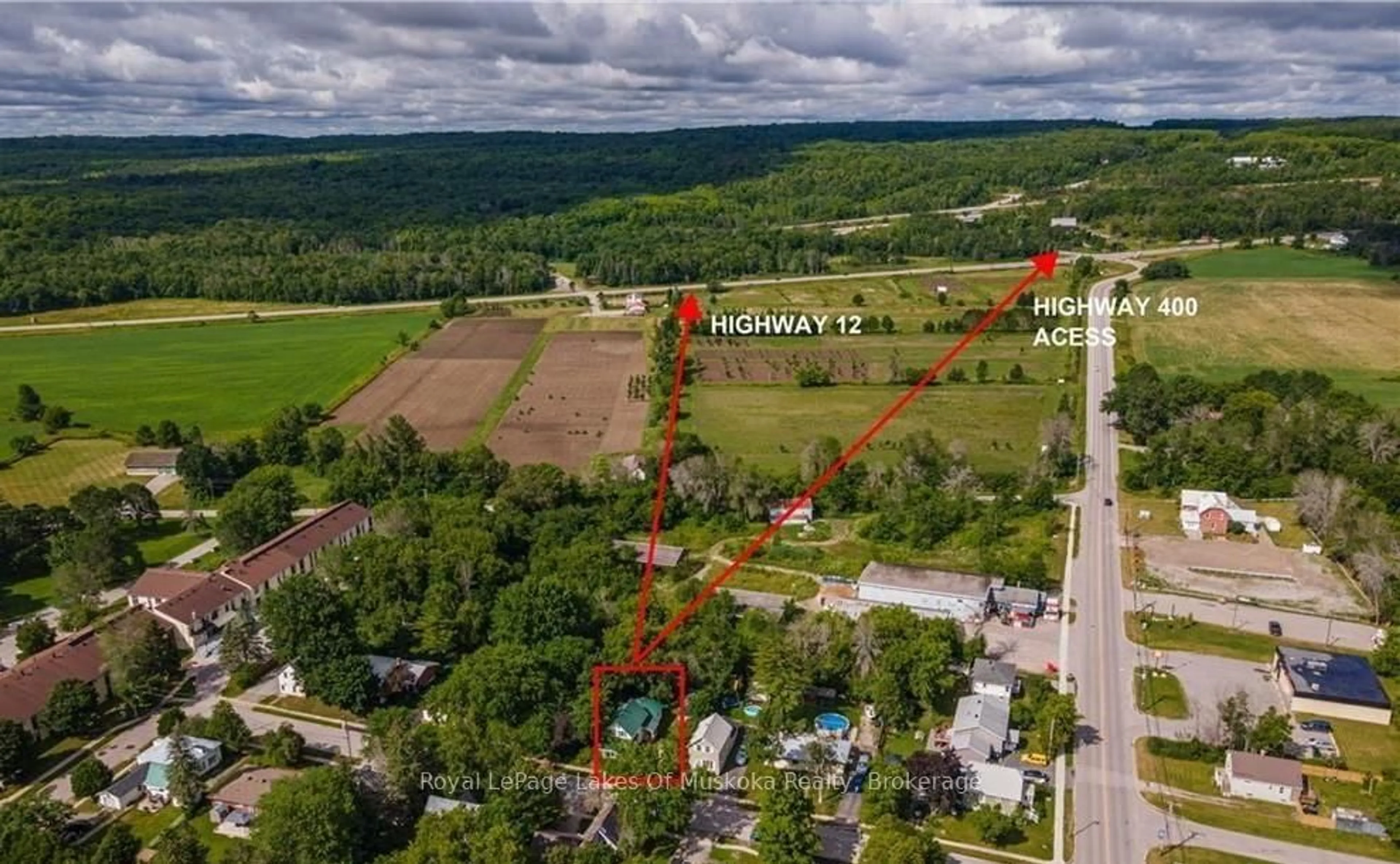 A pic from outside/outdoor area/front of a property/back of a property/a pic from drone, unknown for 6 Bush St, Severn Ontario L0K 1E0