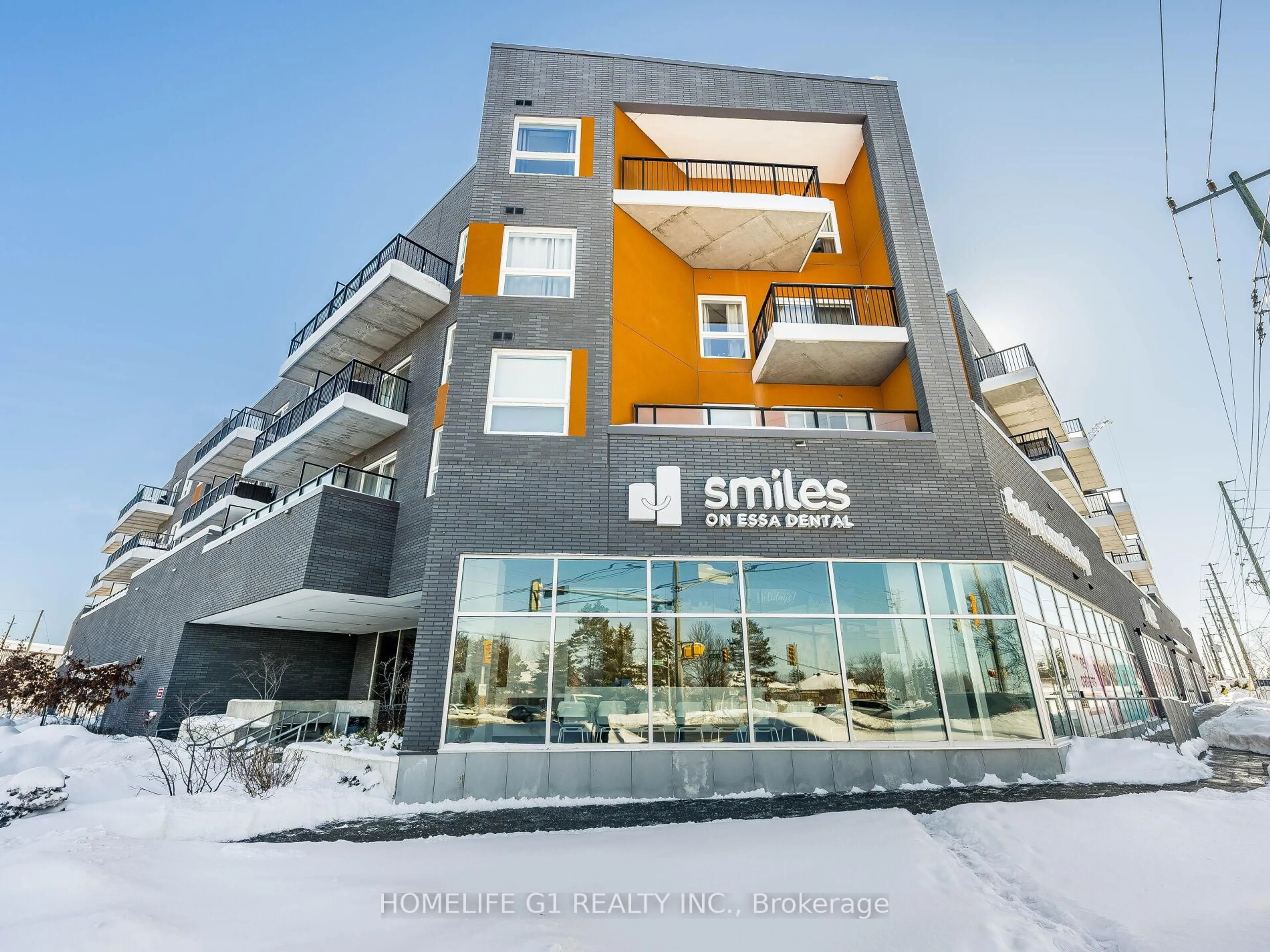 Indoor foyer for 430 Essa Rd #217, Barrie Ontario L9J 0M1