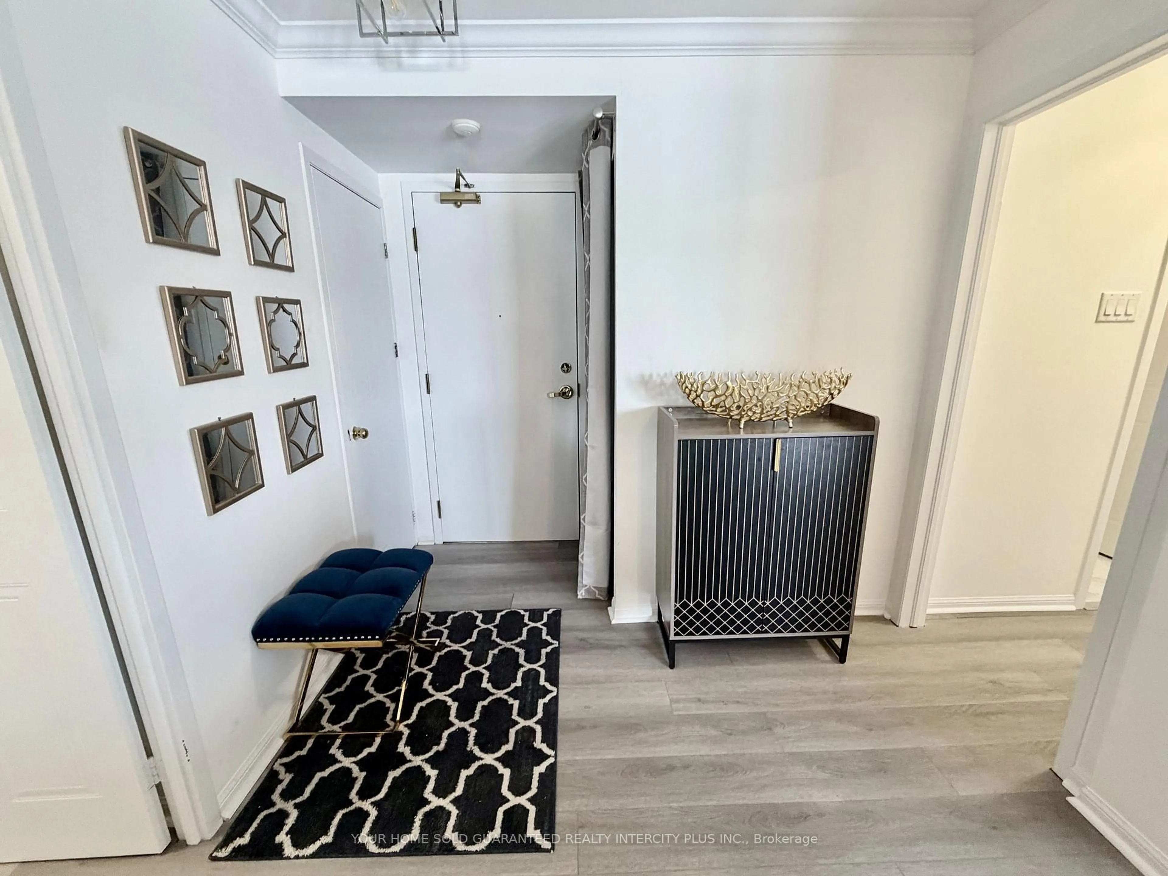 Indoor entryway for 75 Ellen St #704, Barrie Ontario L4N 7R6