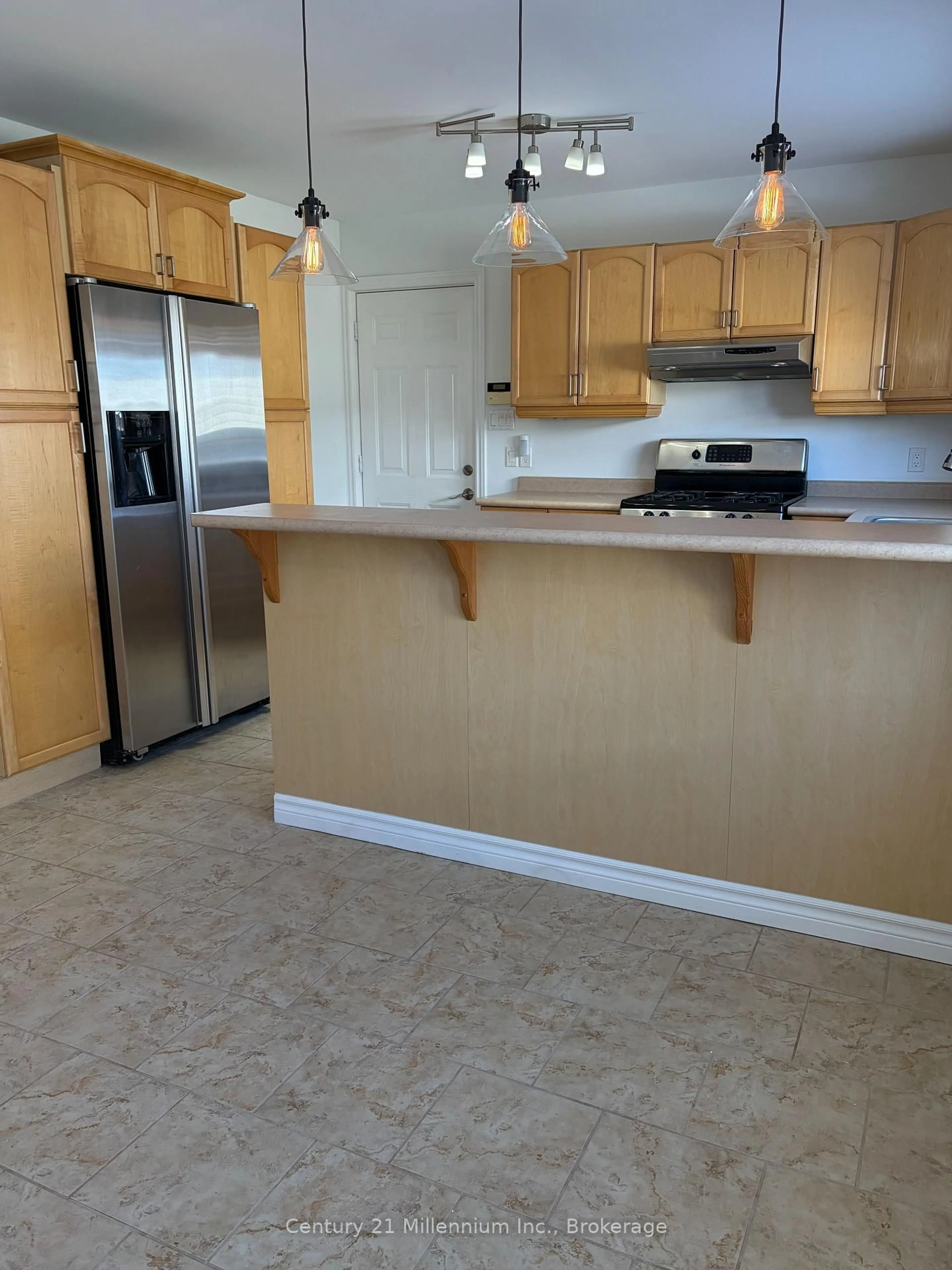 Standard kitchen, ceramic/tile floor for 6 Bush St, Collingwood Ontario L9Y 4S9