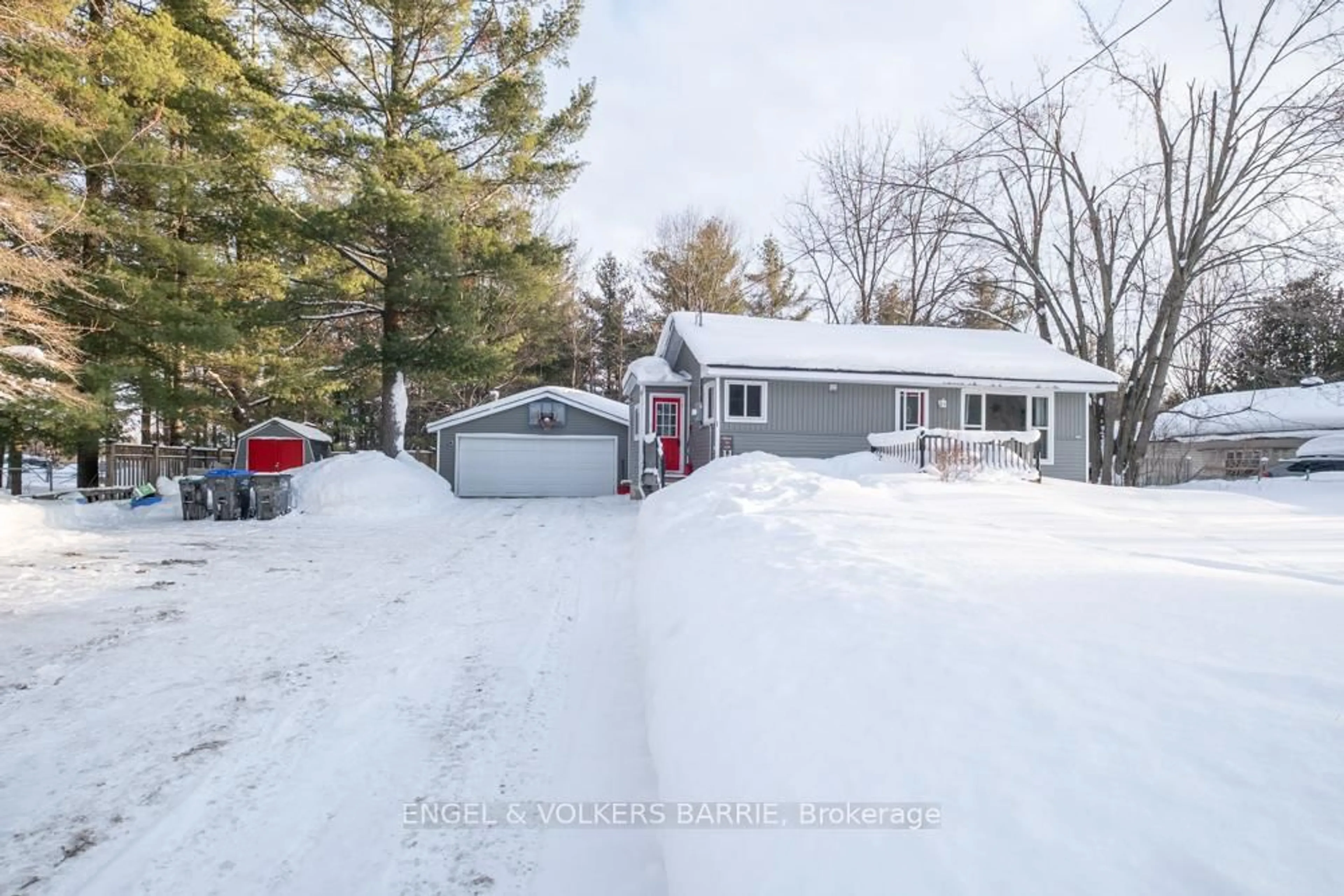 A pic from outside/outdoor area/front of a property/back of a property/a pic from drone, street for 1065 Snow Valley Rd, Springwater Ontario L9X 0V5