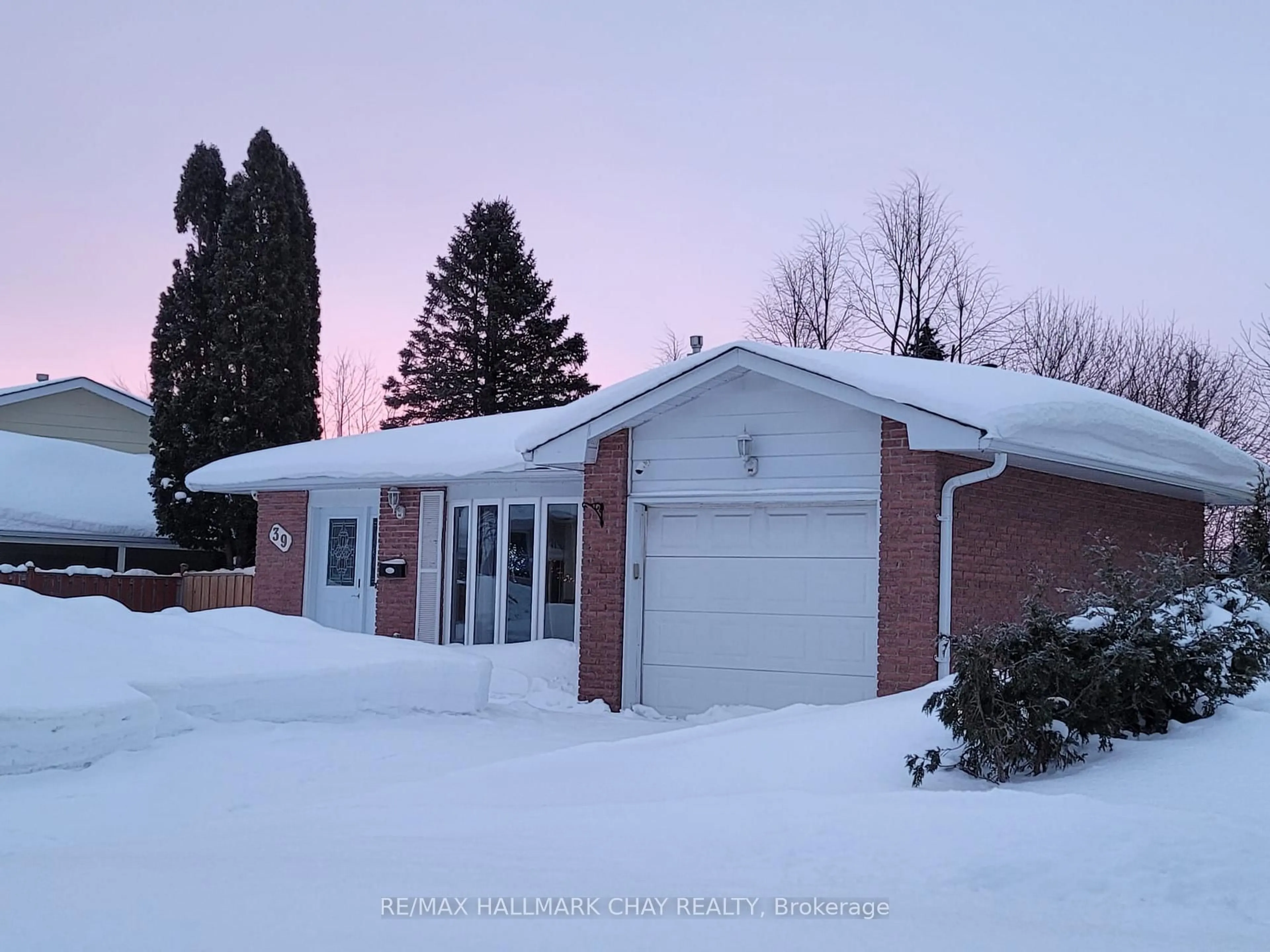 Unknown for 39 Bernick Dr, Barrie Ontario L4M 5C1