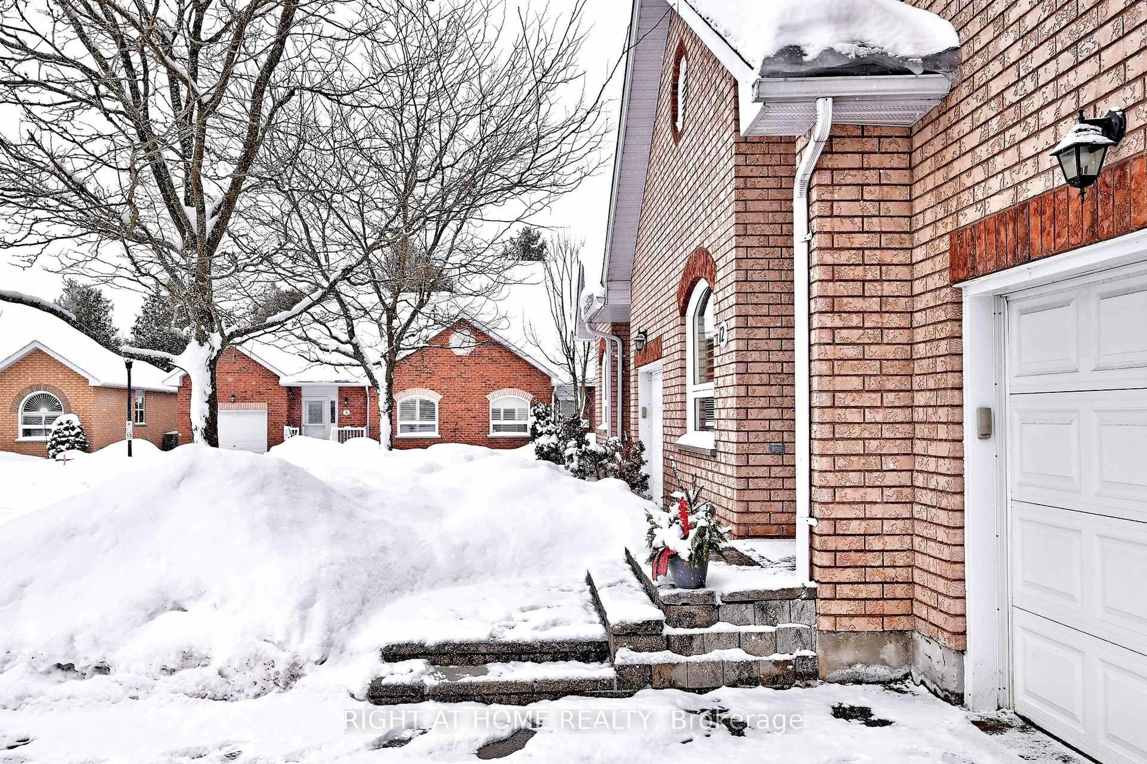 Unknown for 318 Little Ave #12, Barrie Ontario L4N 2Z6