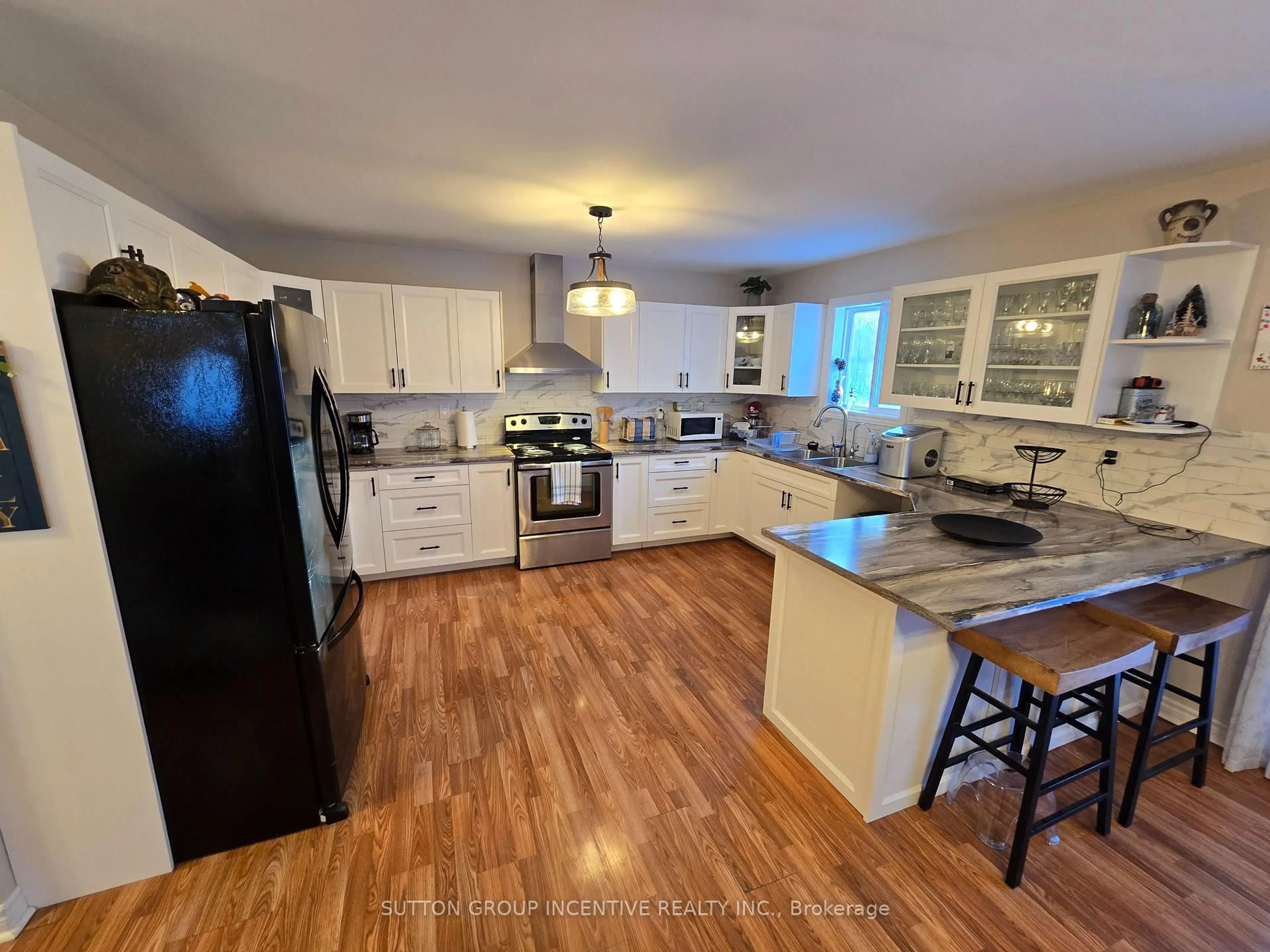 Open concept kitchen, unknown for 113 Desroches Tr, Tiny Ontario L0M 0H9