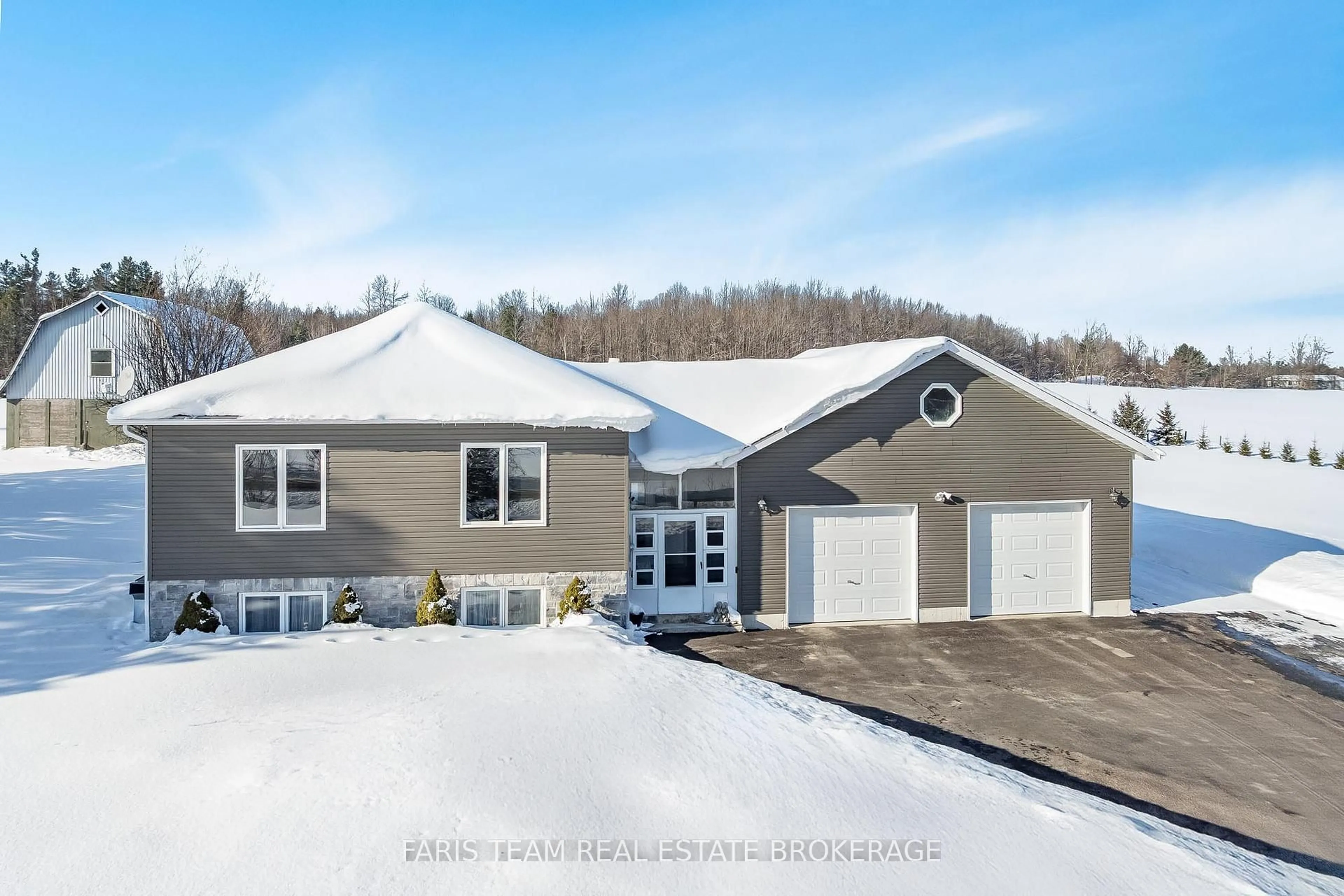 Home with vinyl exterior material, street for 360 Concession Road 6, Tiny Ontario L0L 2T0