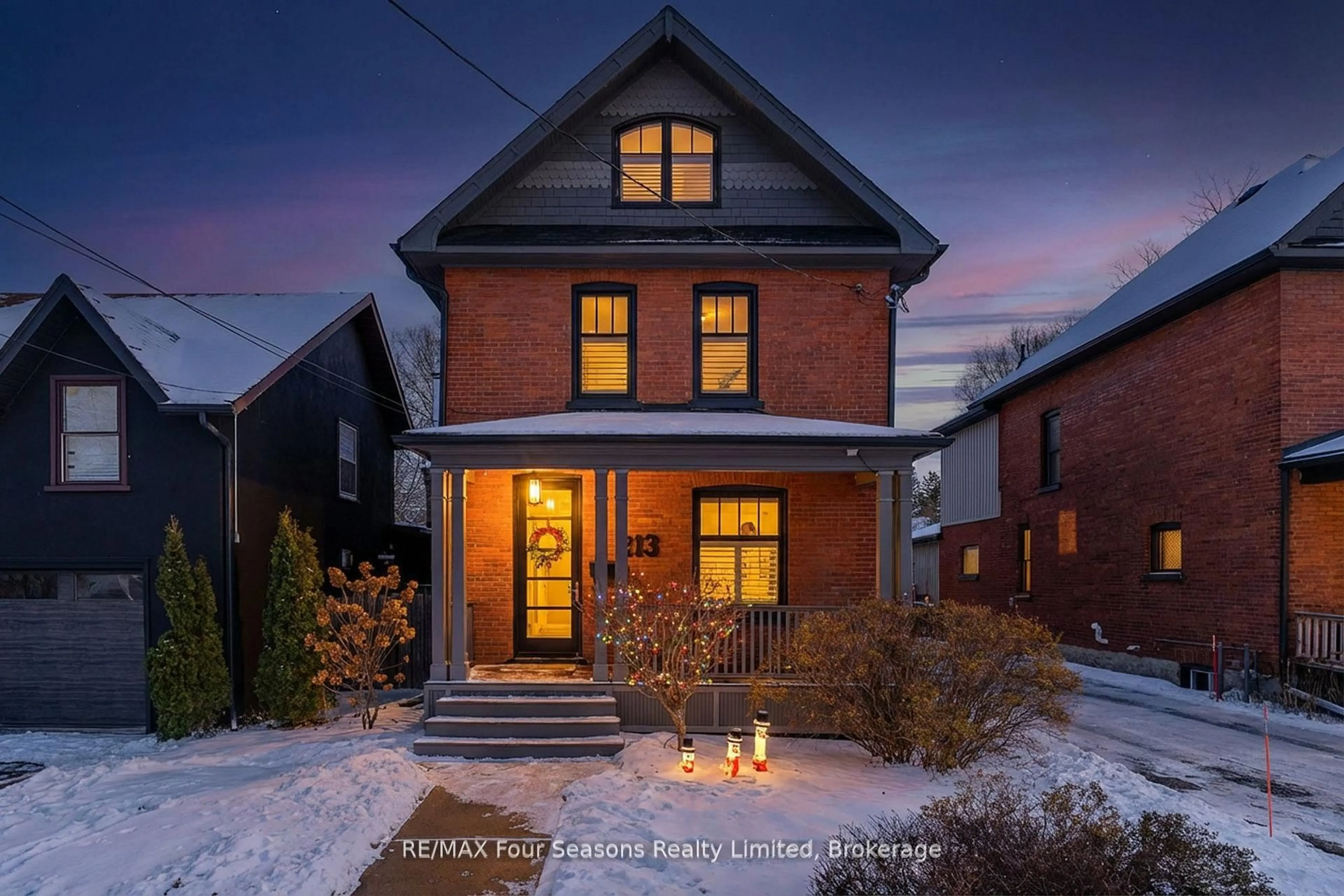 Home with brick exterior material, street for 213 Birch St, Collingwood Ontario L9Y 2V5