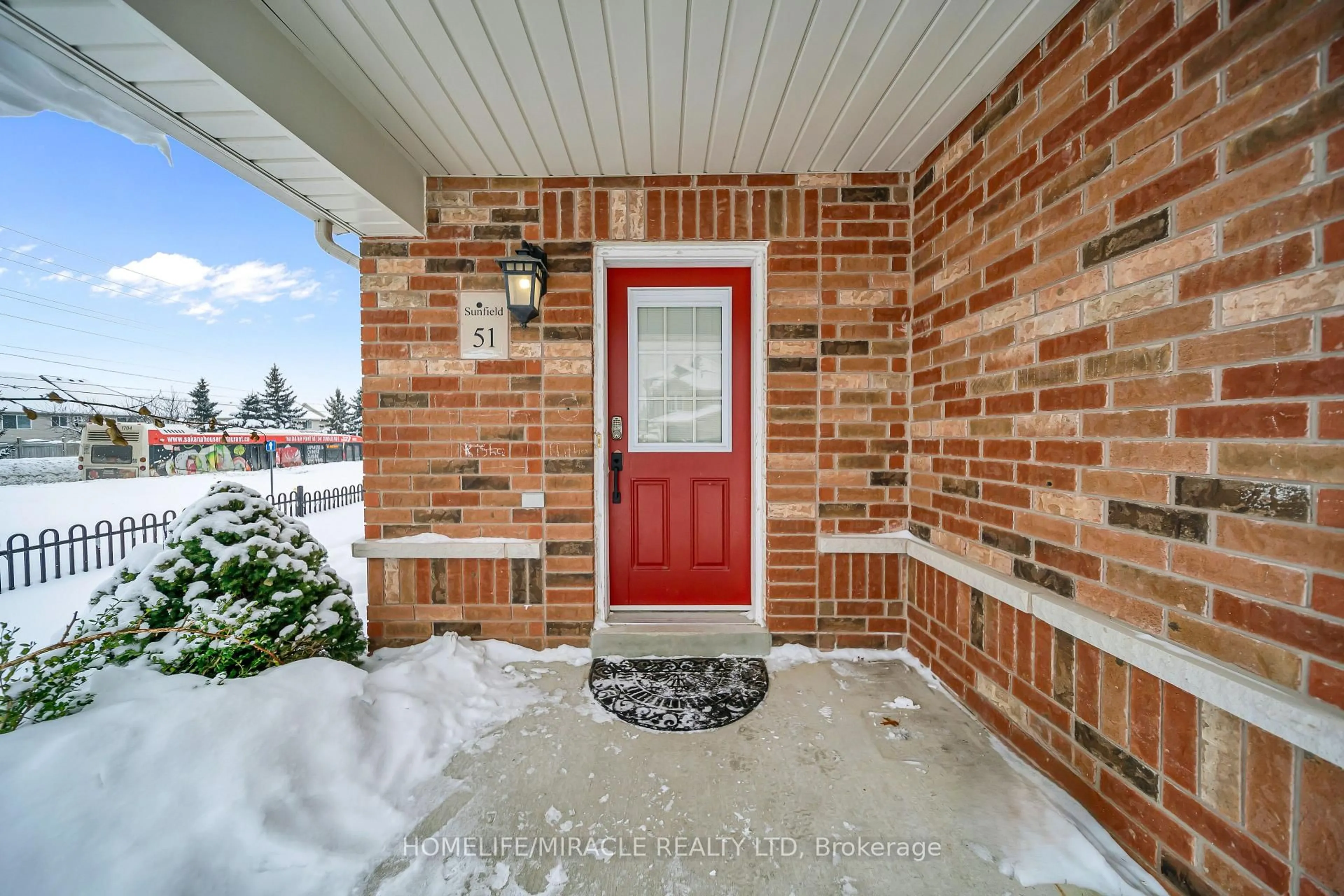 Indoor entryway for 51 Touchette Dr, Barrie Ontario L4N 6A6