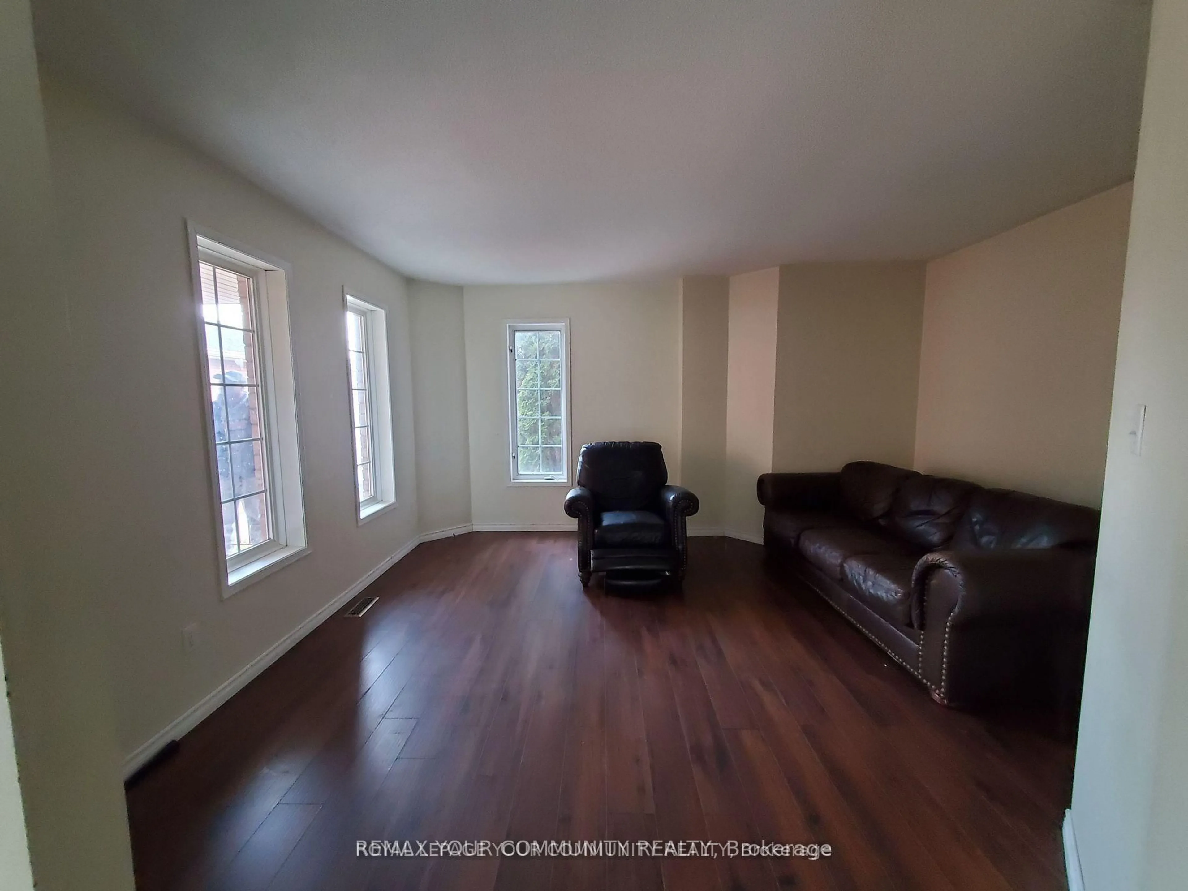 A pic of a room for 156 Loon Ave, Barrie Ontario L4N 8X2