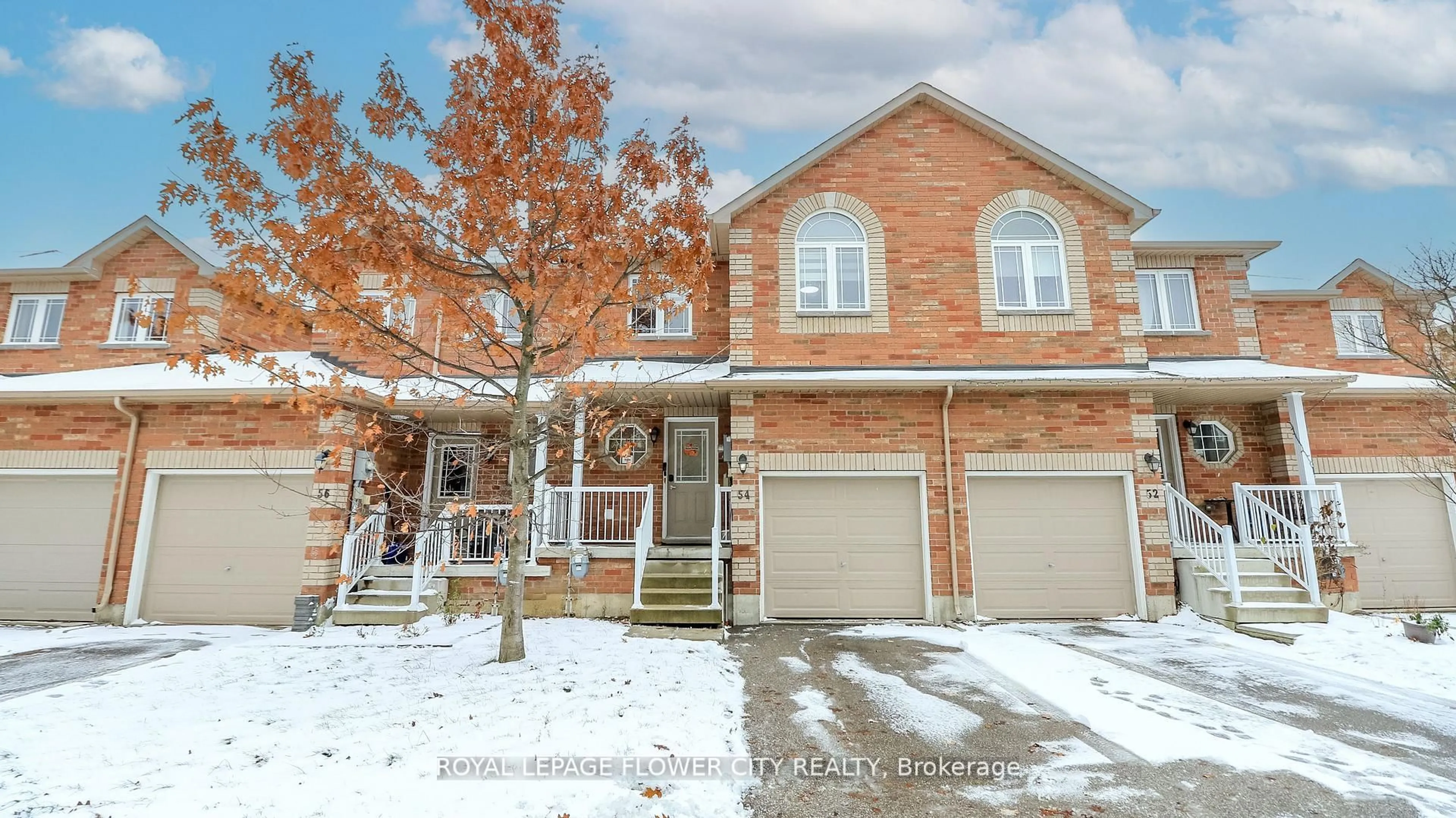 Home with brick exterior material, street for 54 Southwoods Cres #72, Barrie Ontario L4N 9P8