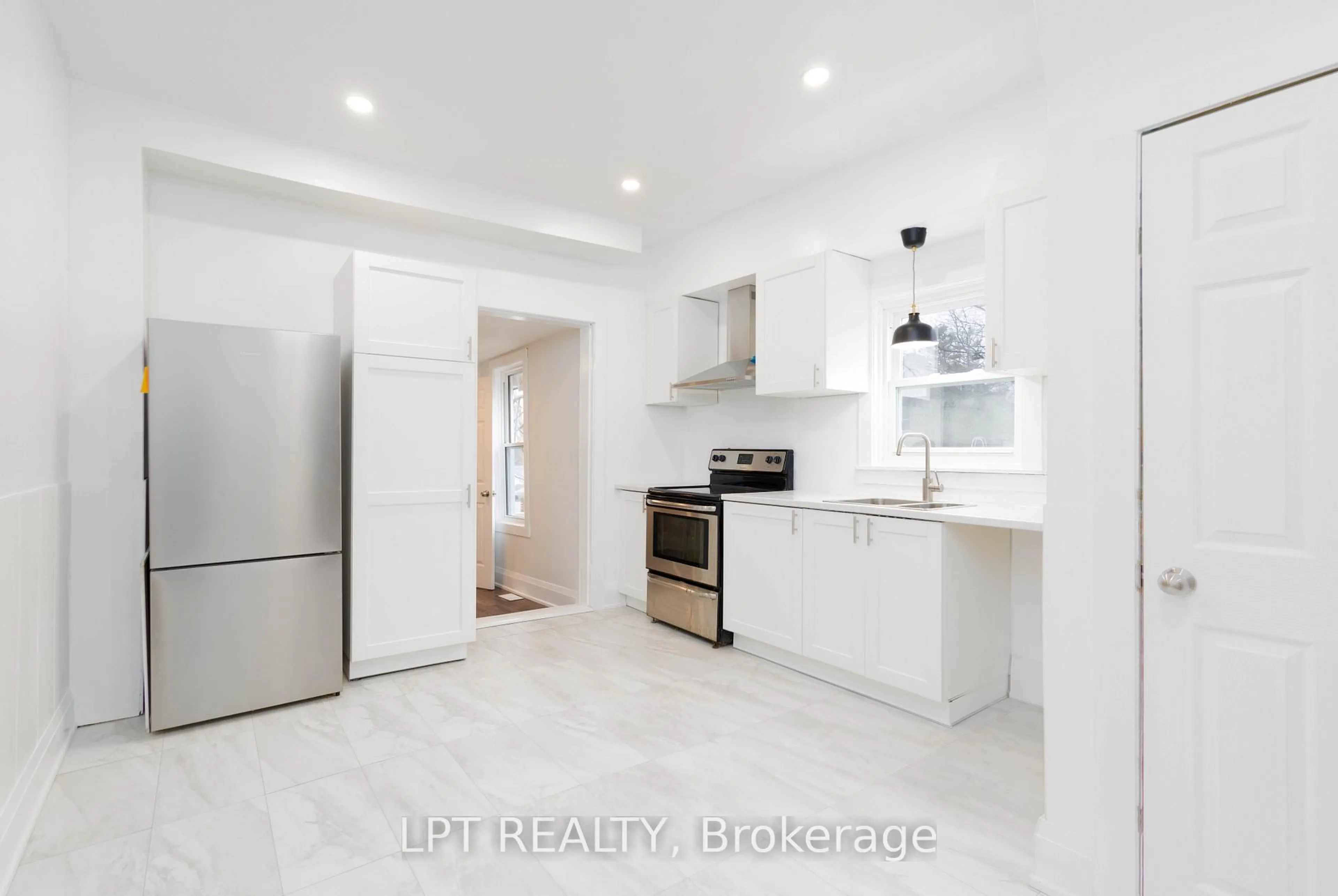 Unknown for 249 Harvey St, Orillia Ontario L3V 3M5