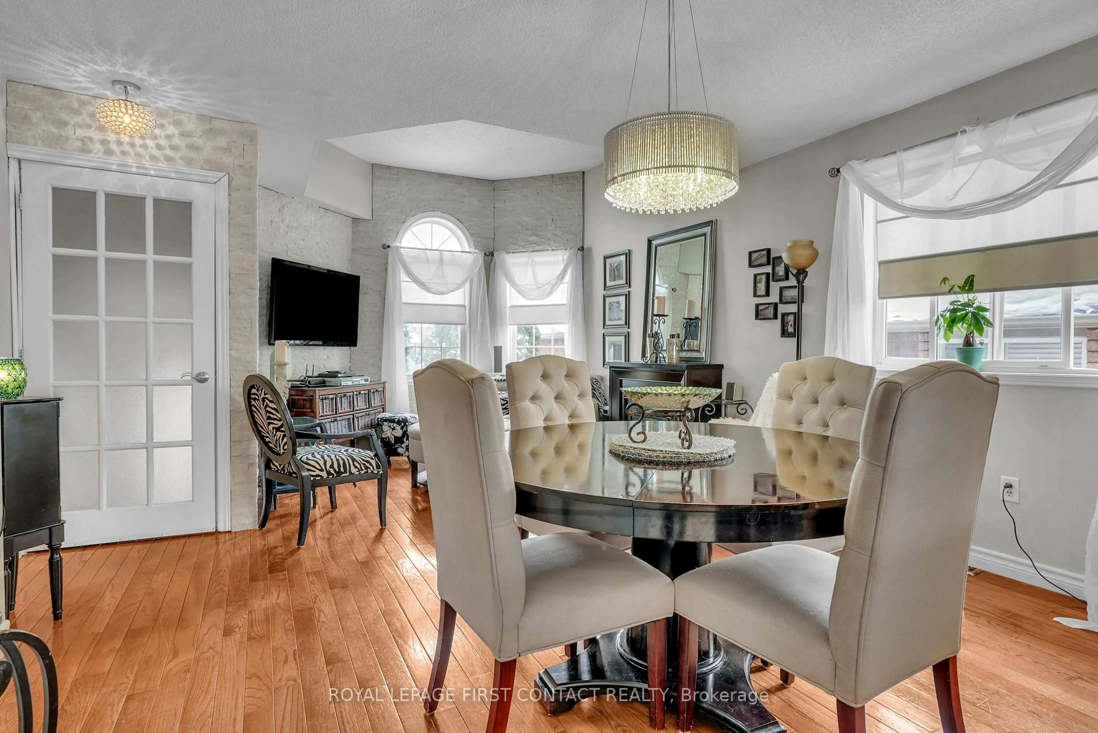 Dining room, unknown for 28 Hewitt Pl, Barrie Ontario L4M 7B3