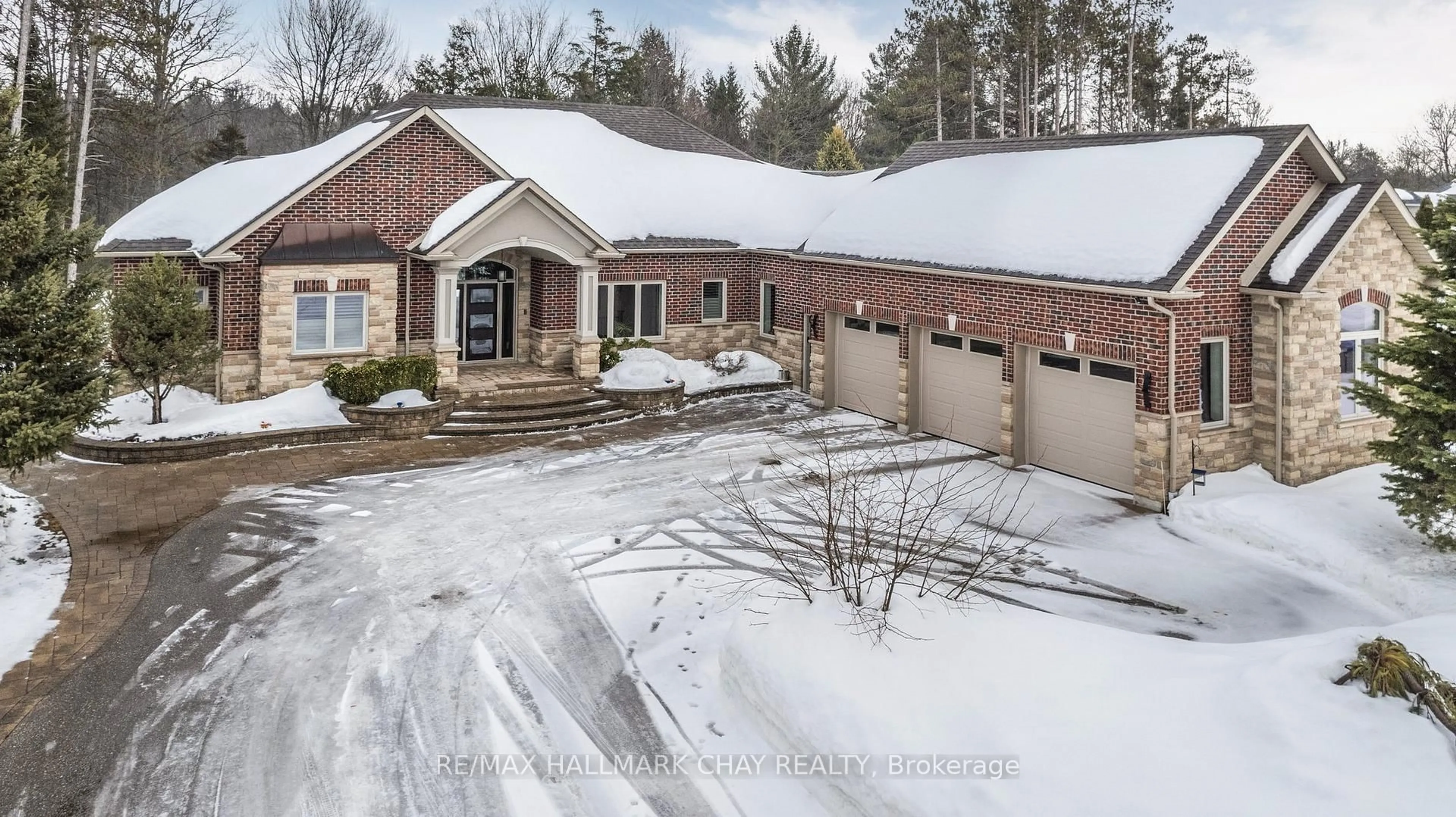 A pic from outside/outdoor area/front of a property/back of a property/a pic from drone, street for 36 Lilac Lane, Springwater Ontario L9X 0N4
