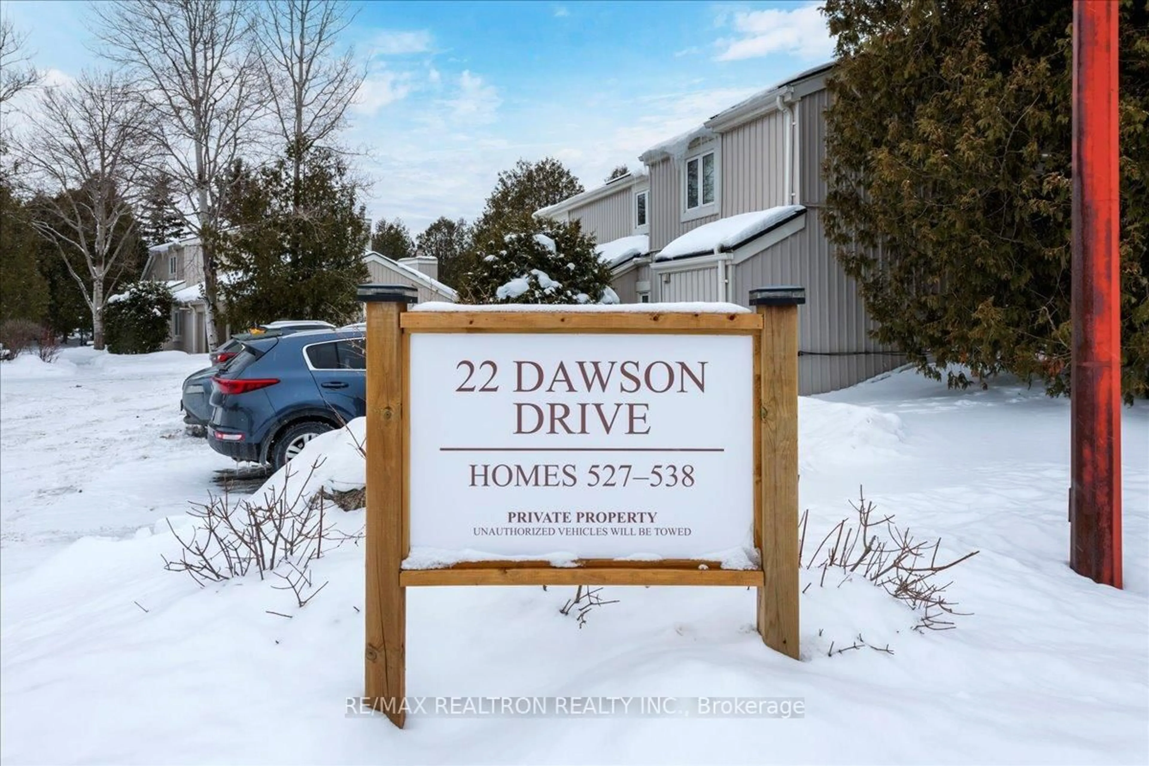 Indoor foyer for 22 Dawson Dr #534, Collingwood Ontario L9Y 5B4