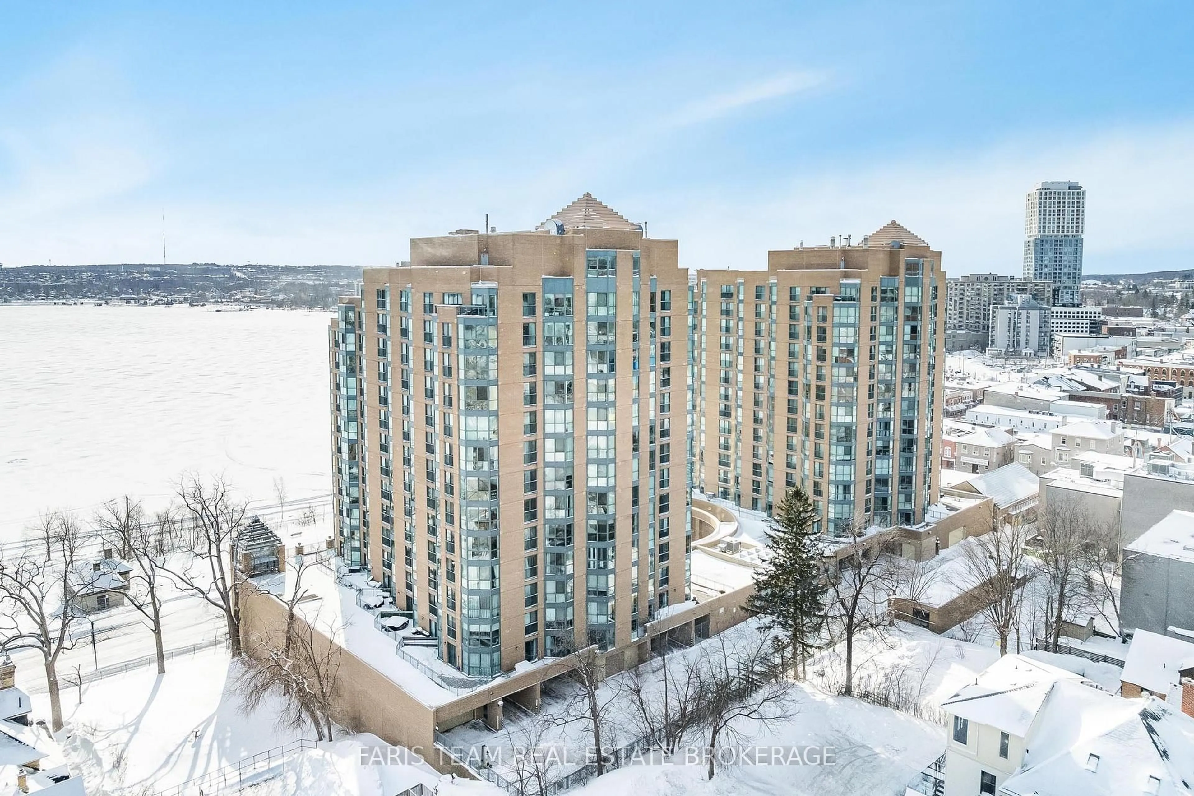 A pic from outside/outdoor area/front of a property/back of a property/a pic from drone, city buildings view from balcony for 150 Dunlop St #304, Barrie Ontario L4M 6H1