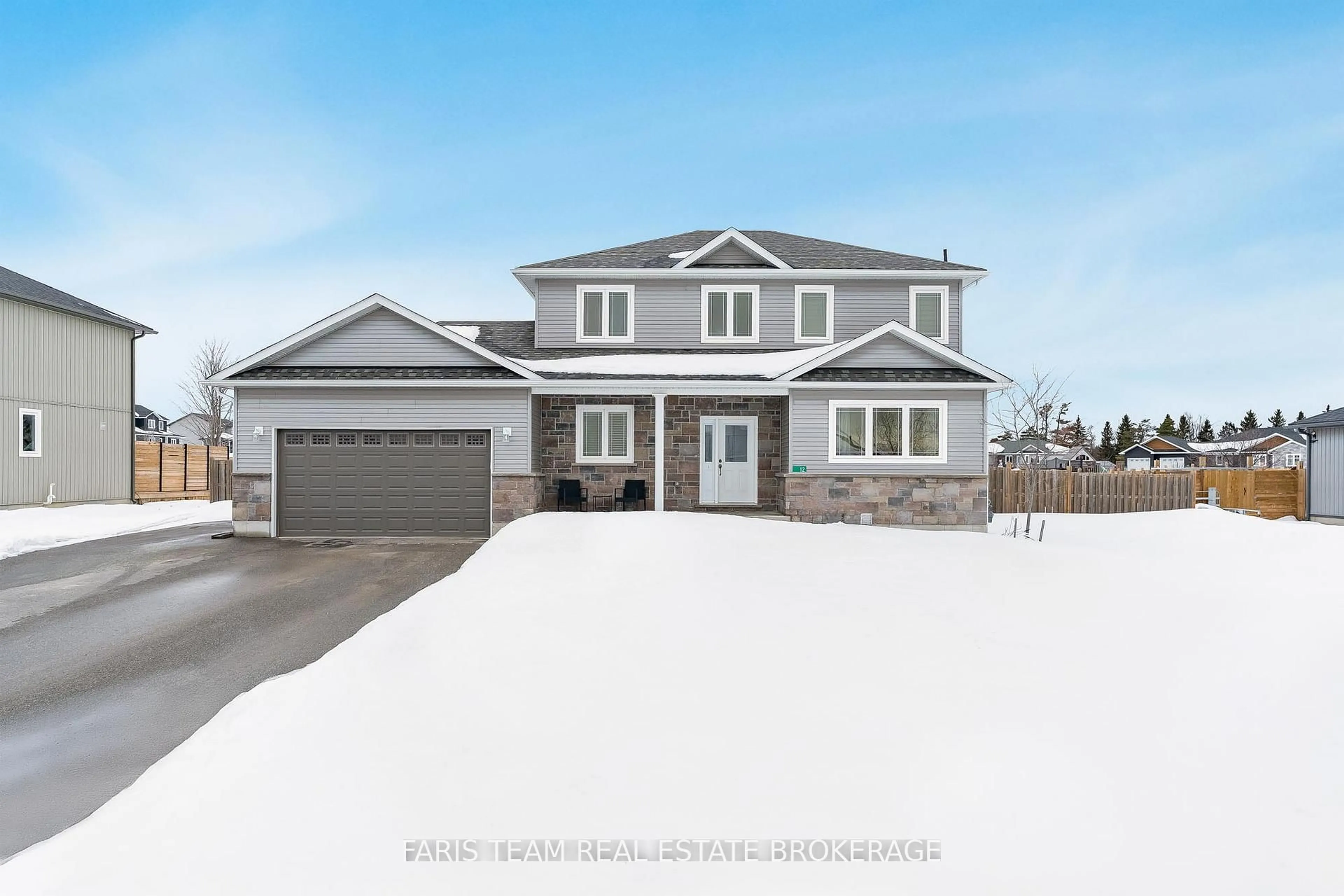 Home with vinyl exterior material, street for 12 Grace Cres, Oro-Medonte Ontario L0K 2G1