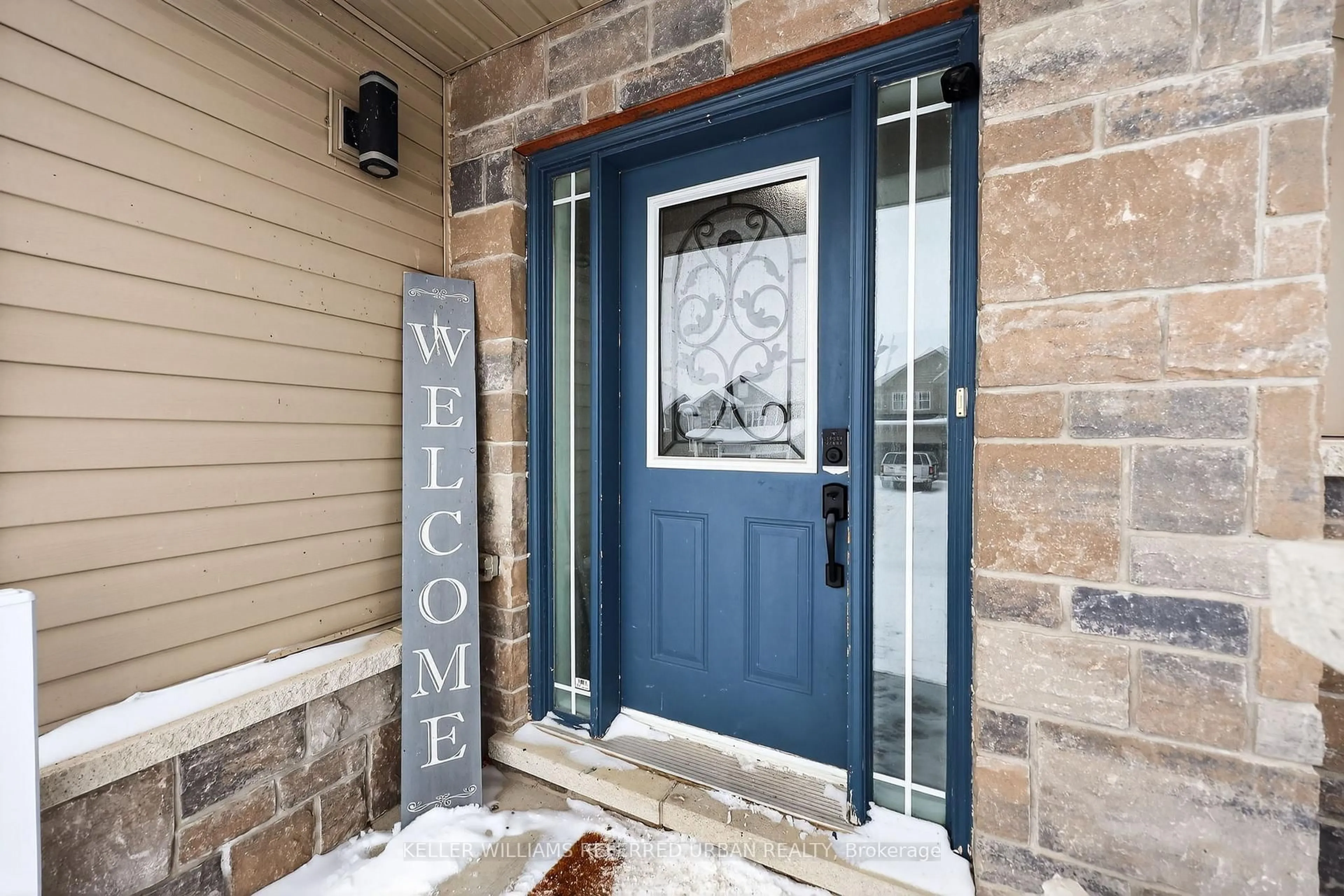 Indoor entryway for 3068 Emperor Dr, Orillia Ontario L3V 0G4