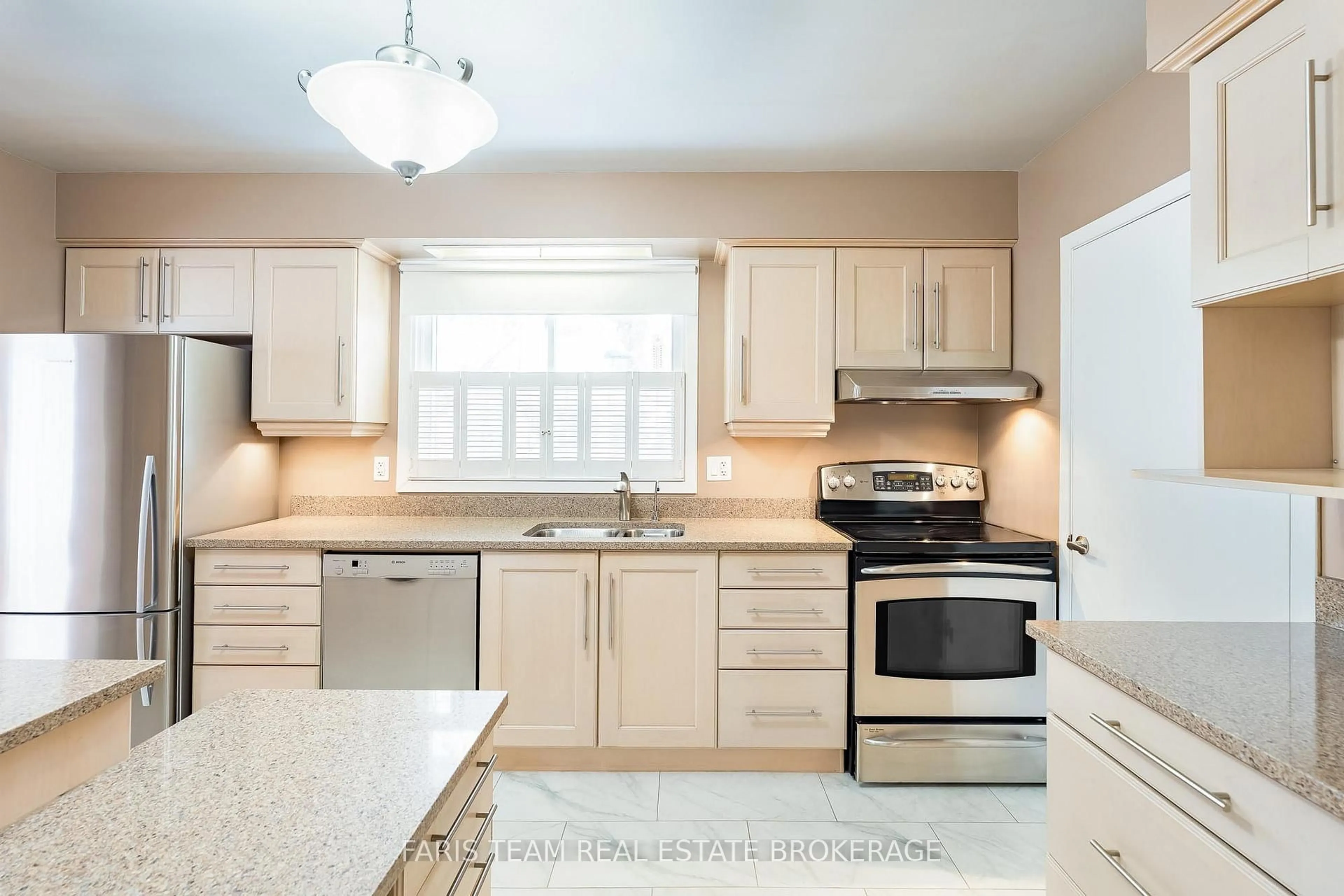 Unknown for 64 Steel St, Barrie Ontario L4M 4H5