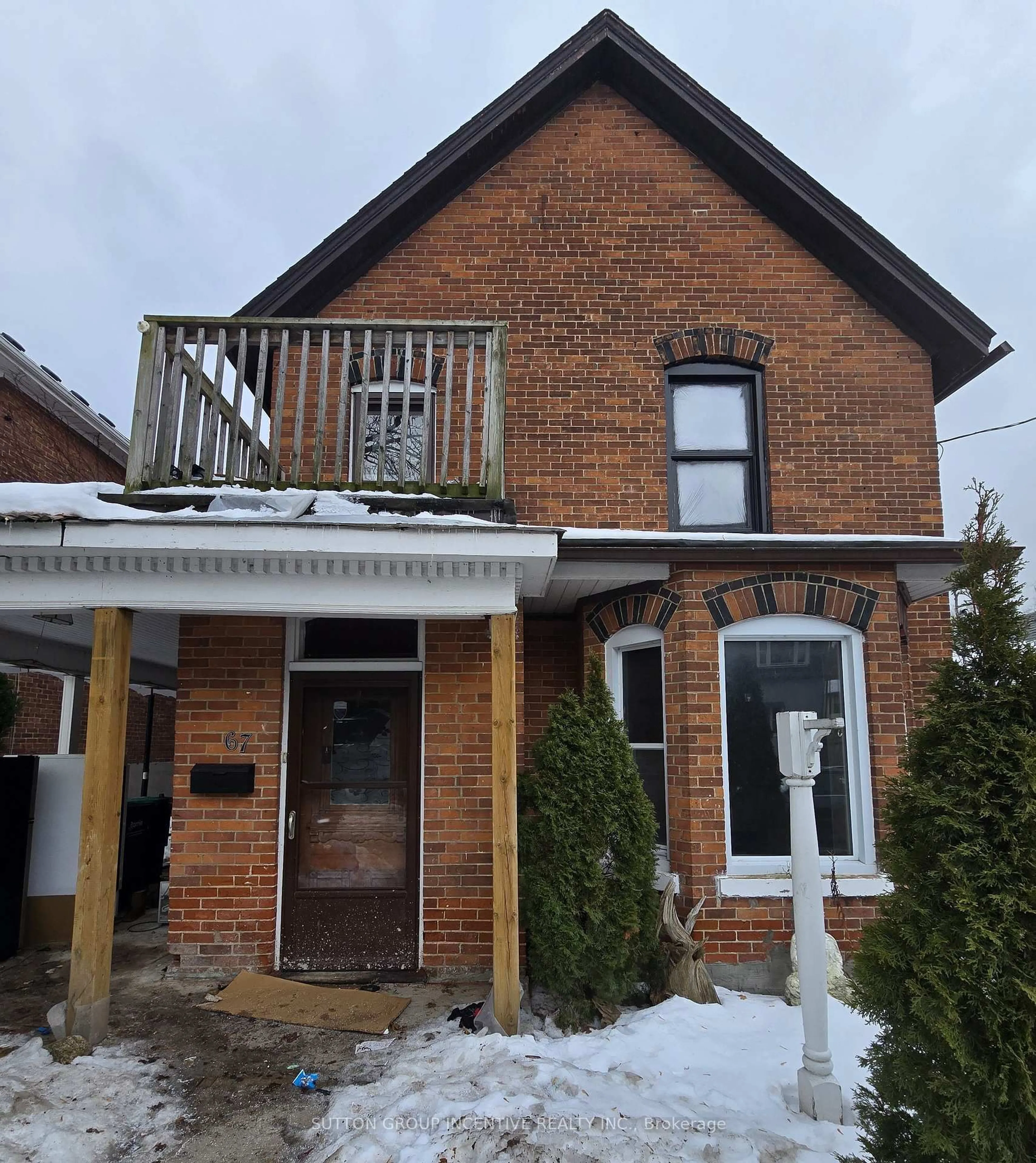 Home with brick exterior material, building for 67 Mcdonald St, Barrie Ontario L4M 1P4