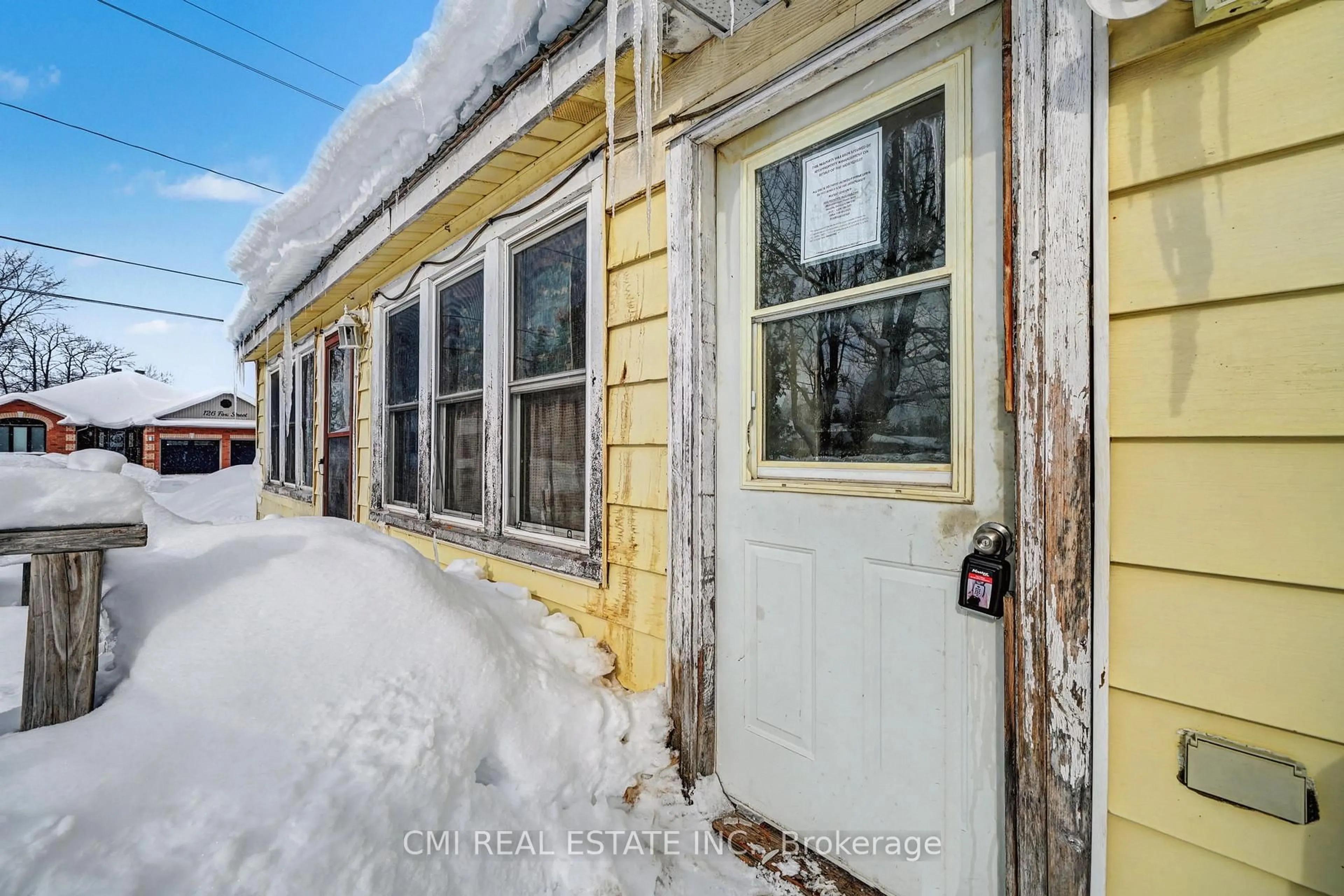 Unknown for 117 Fox St, Penetanguishene Ontario L9M 1E2