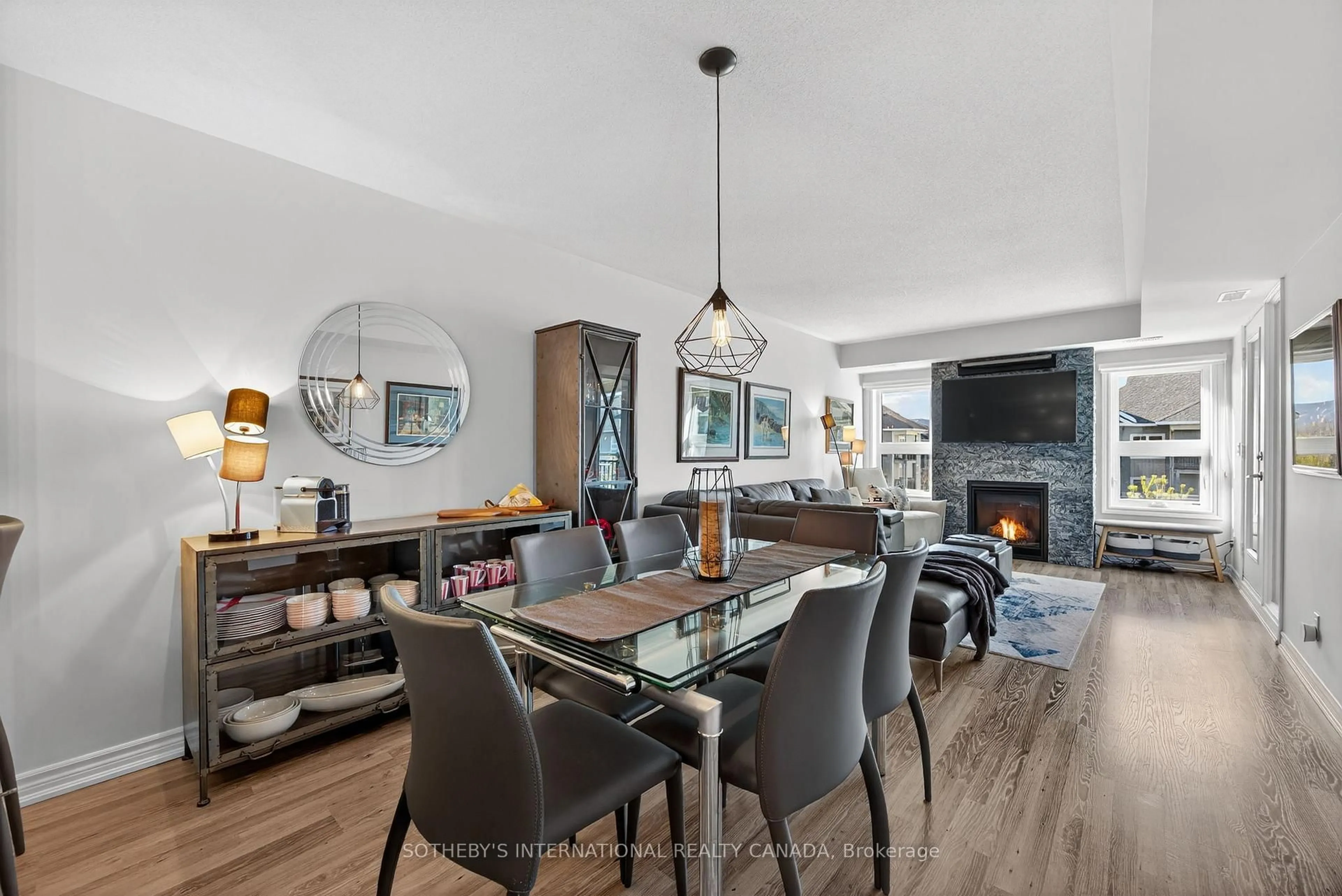 Dining room, unknown for 4 Cove Crt #307, Collingwood Ontario L9Y 0Y6