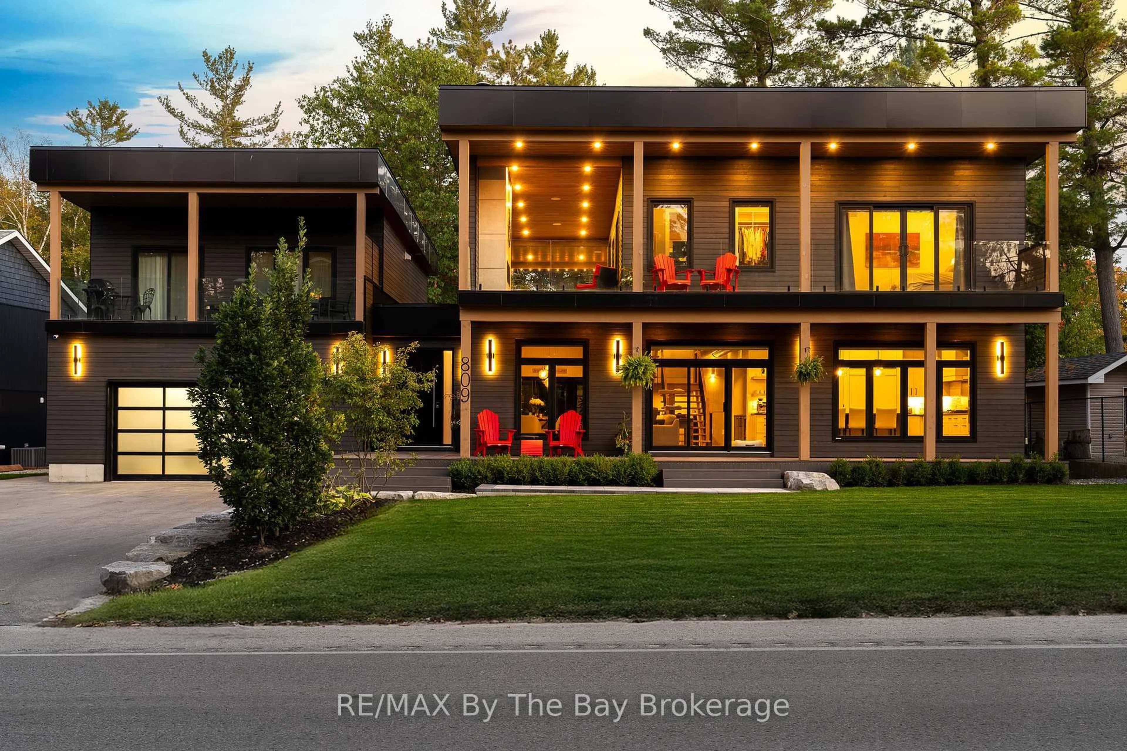 Home with brick exterior material, building for 809 Eastdale Dr, Wasaga Beach Ontario L9Z 2R7