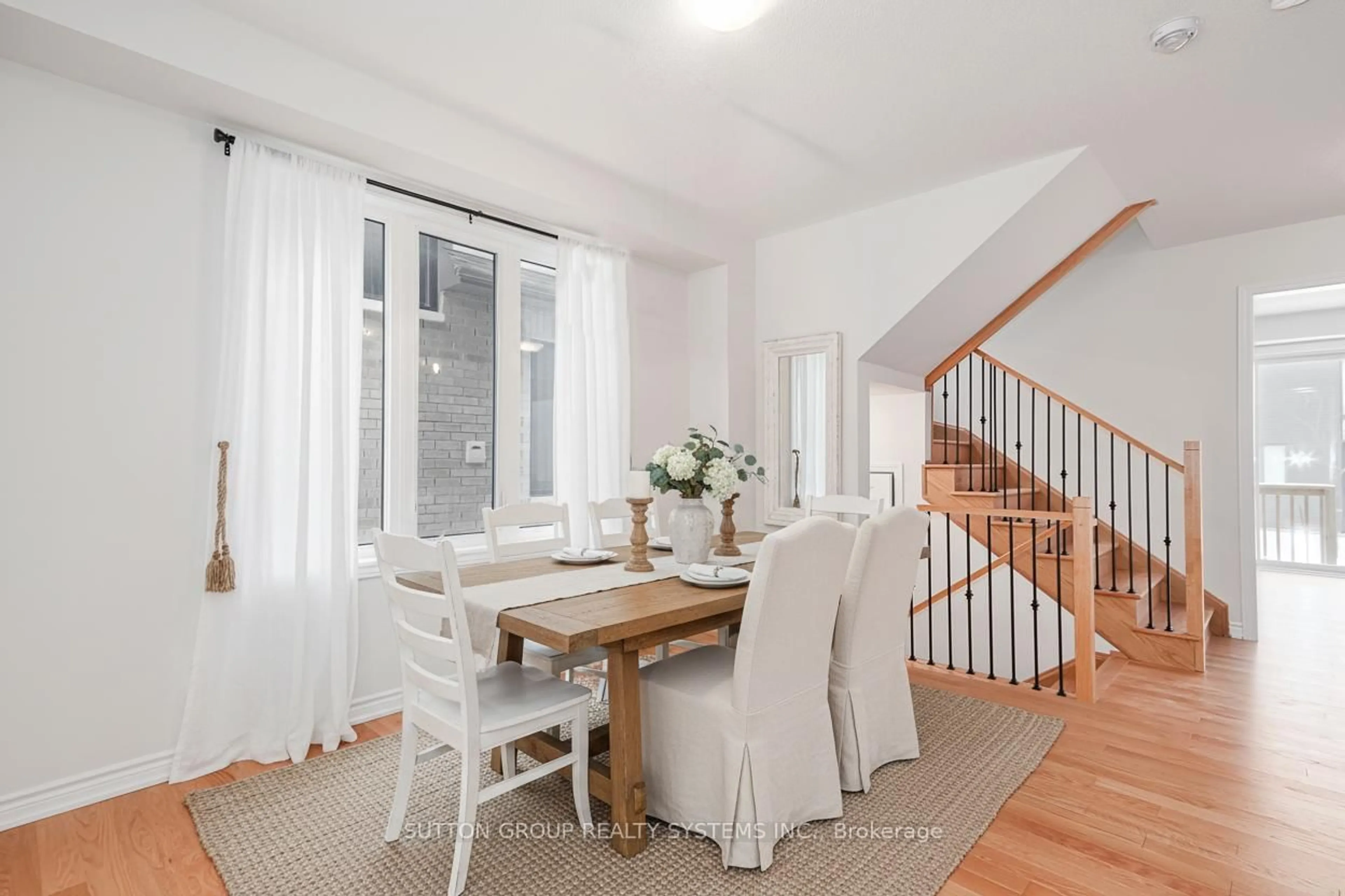 Dining room, unknown for 61 Nicort Rd, Wasaga Beach Ontario L9Z 0M9