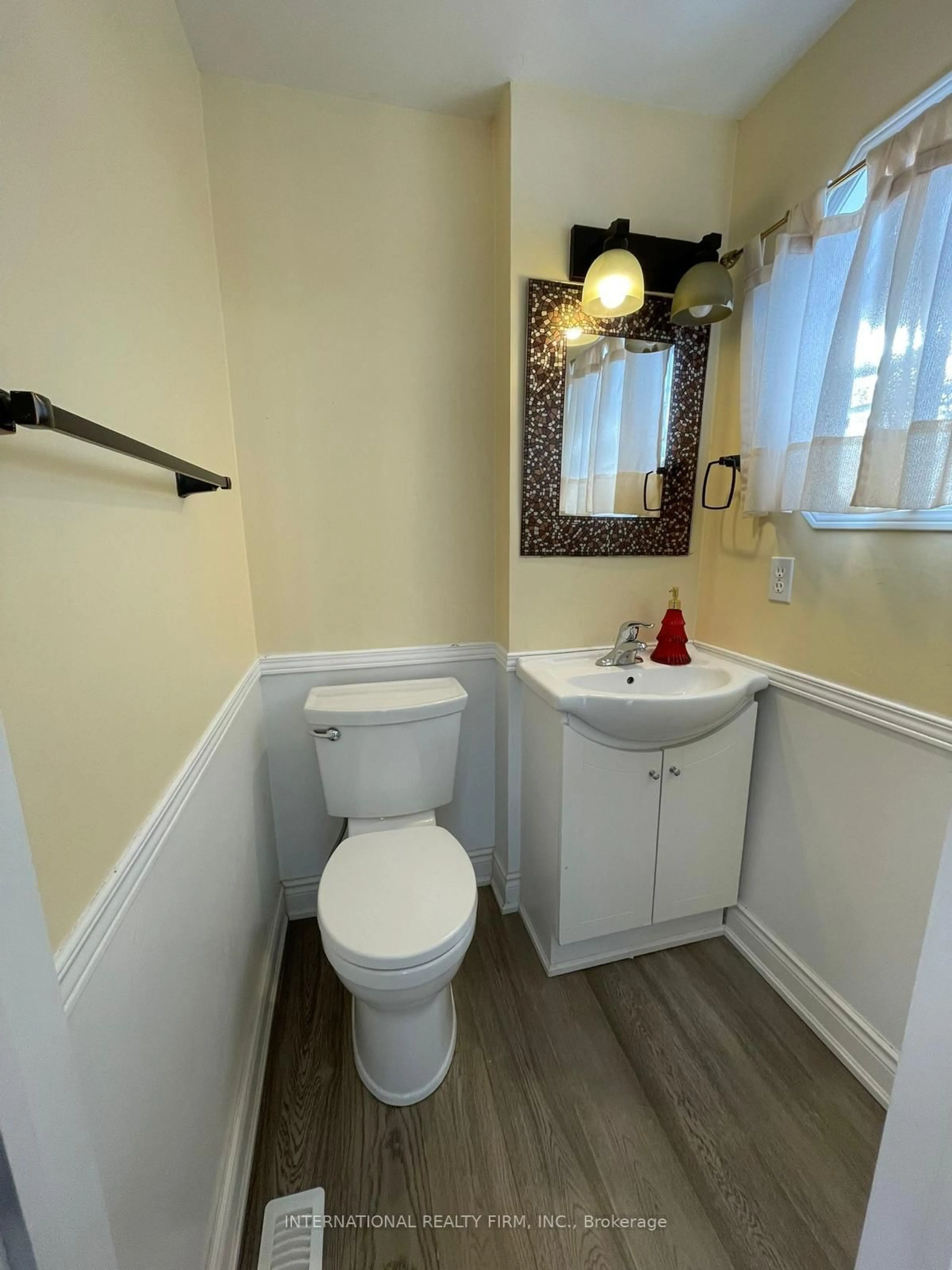 Standard bathroom, unknown for 63 Wessenger Dr, Barrie Ontario L4N 8P8