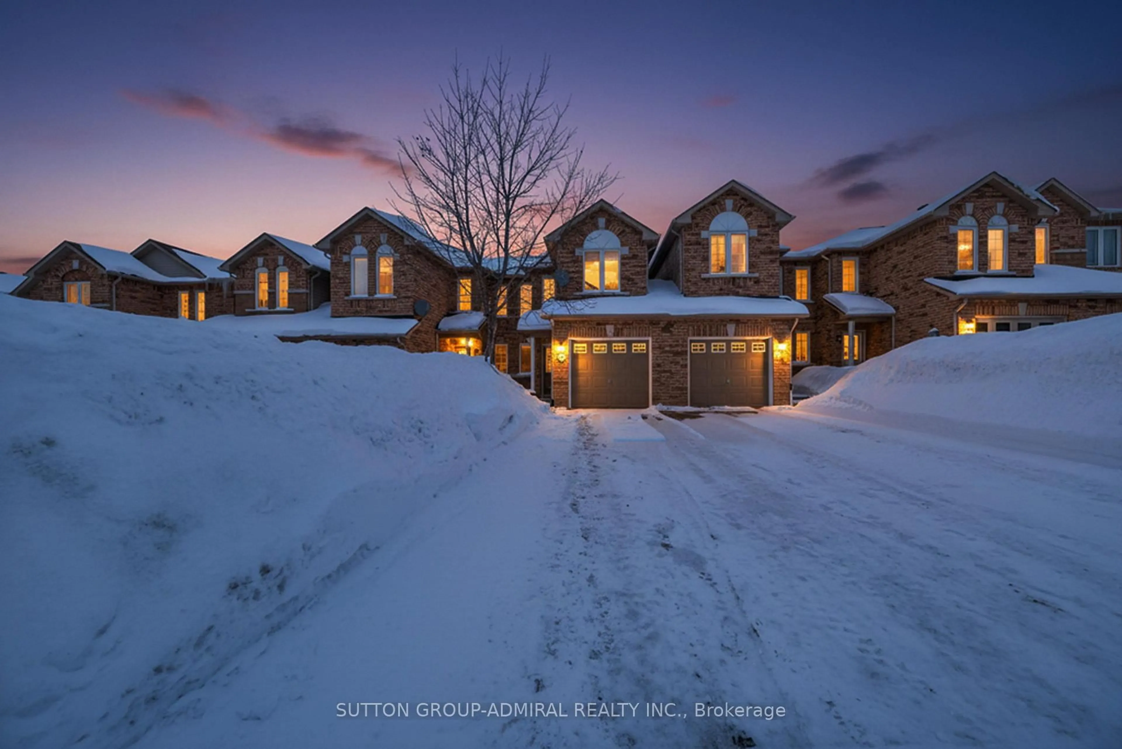 A pic from outside/outdoor area/front of a property/back of a property/a pic from drone, street for 89 Hawthorne Cres, Barrie Ontario L4N 9Y8