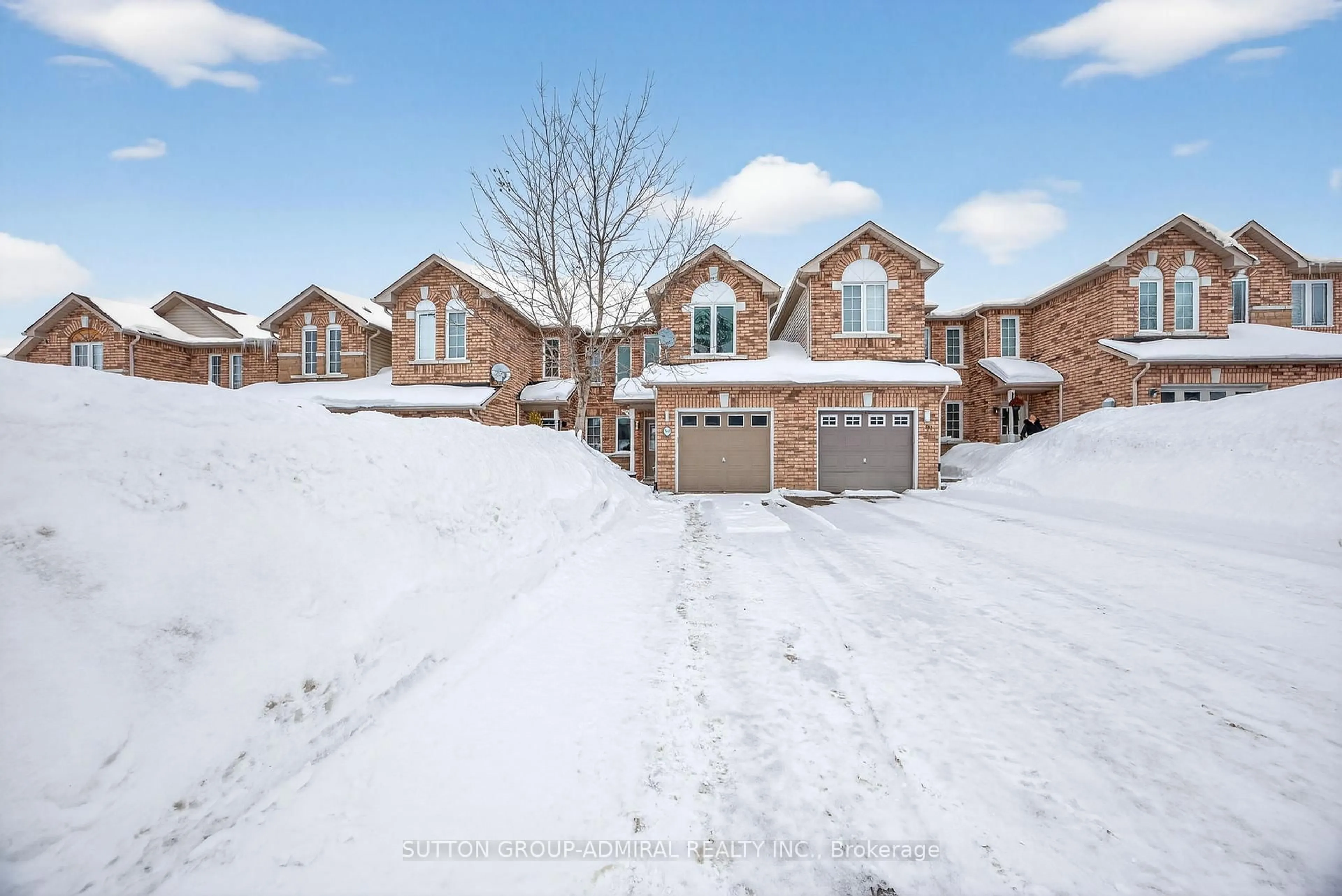 A pic from outside/outdoor area/front of a property/back of a property/a pic from drone, street for 89 Hawthorne Cres, Barrie Ontario L4N 9Y8