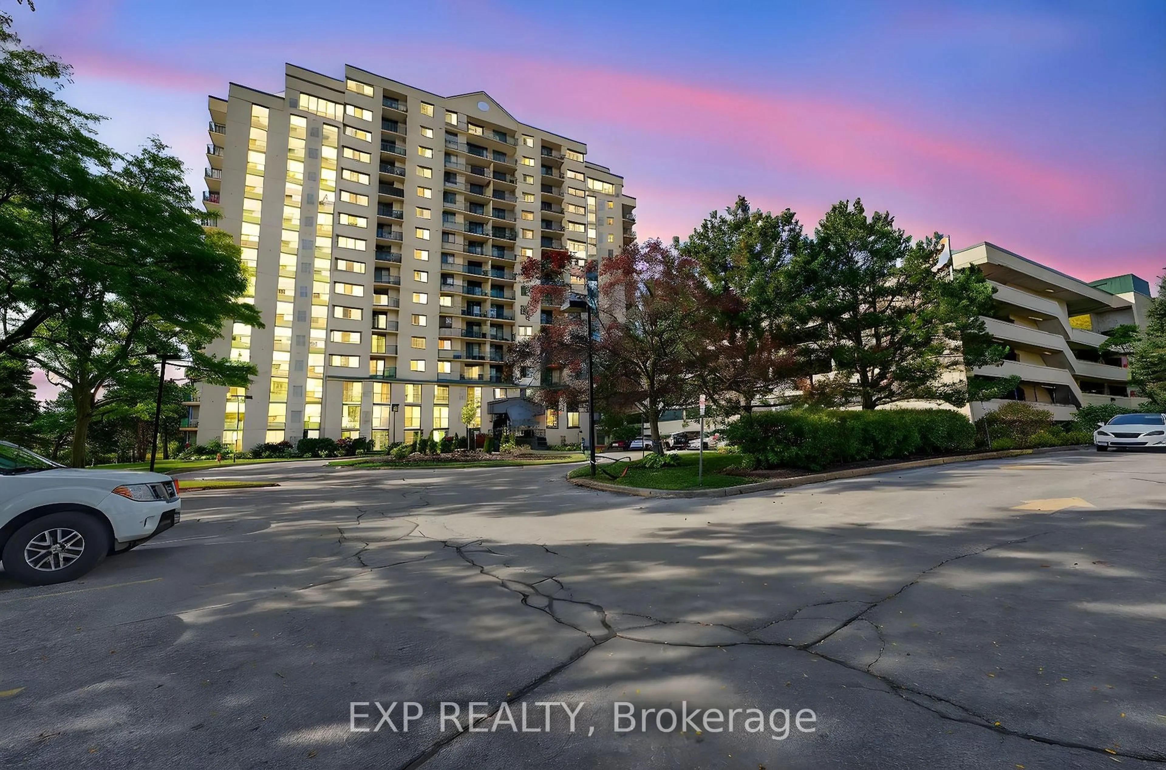 A pic from outside/outdoor area/front of a property/back of a property/a pic from drone, unknown for 75 Ellen St #906, Barrie Ontario L4N 7R6