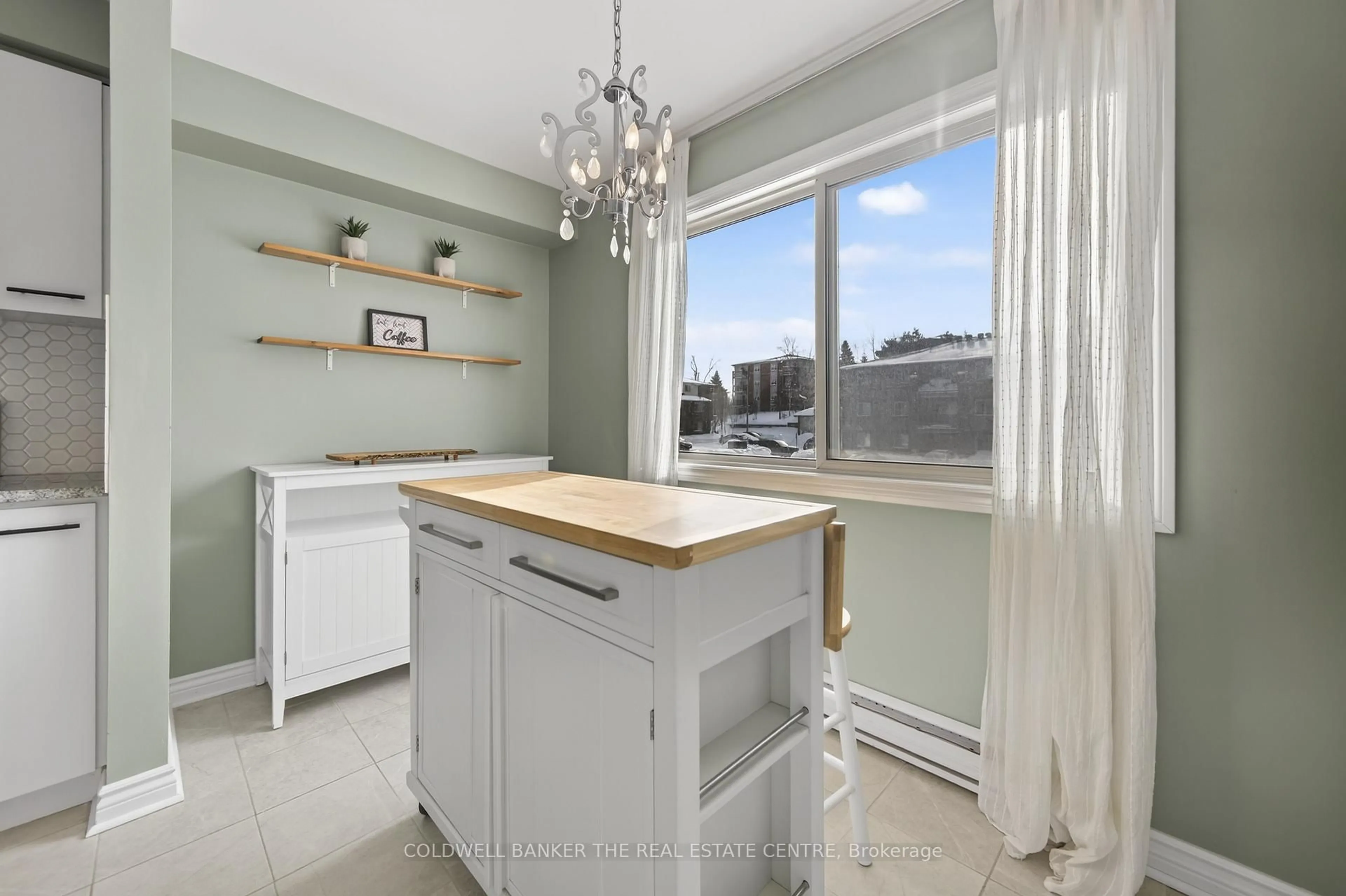 Open concept kitchen, unknown for 21 Meadow Lane #2, Barrie Ontario L4N 7K3