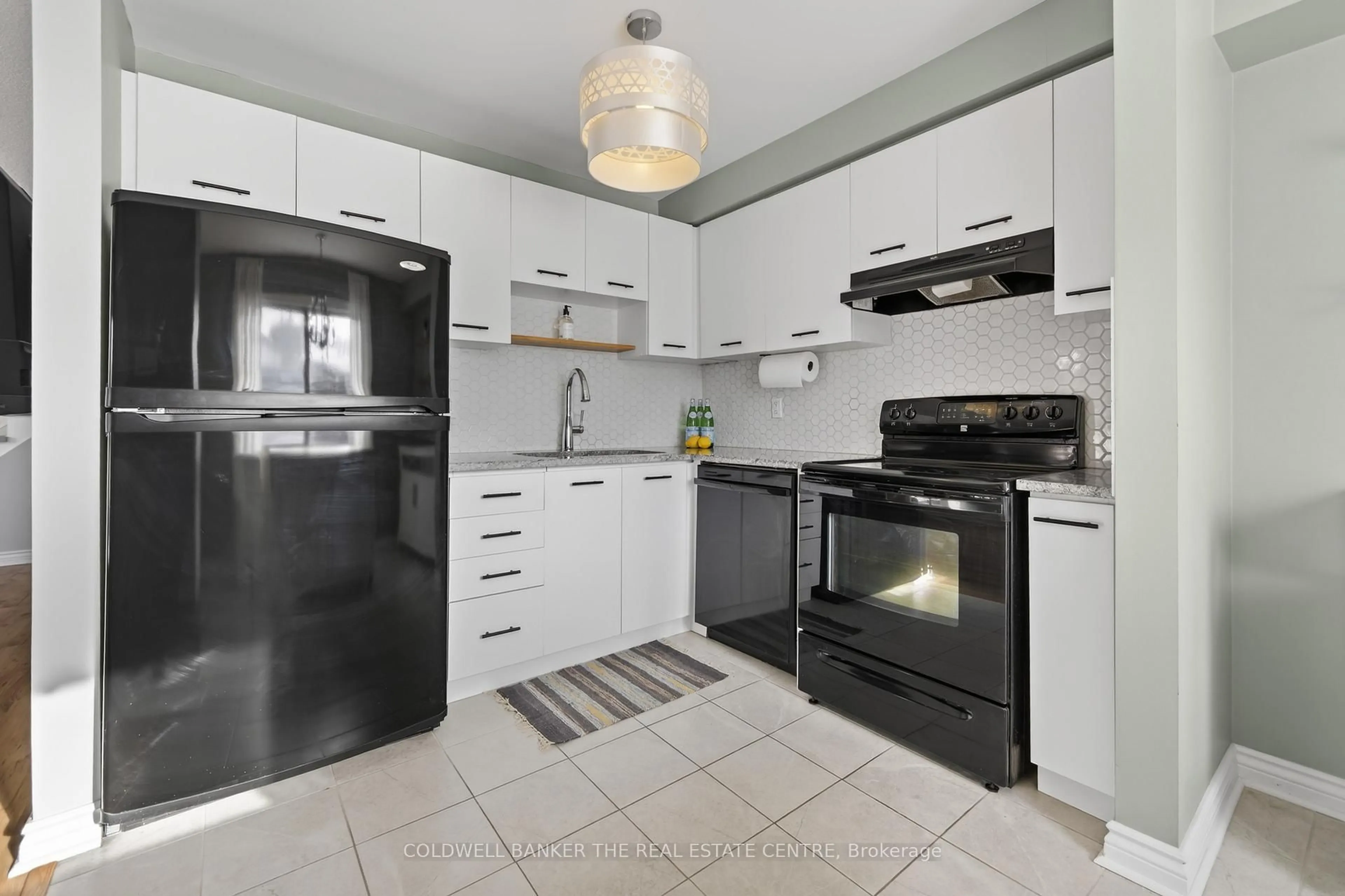 Standard kitchen, ceramic/tile floor for 21 Meadow Lane #2, Barrie Ontario L4N 7K3