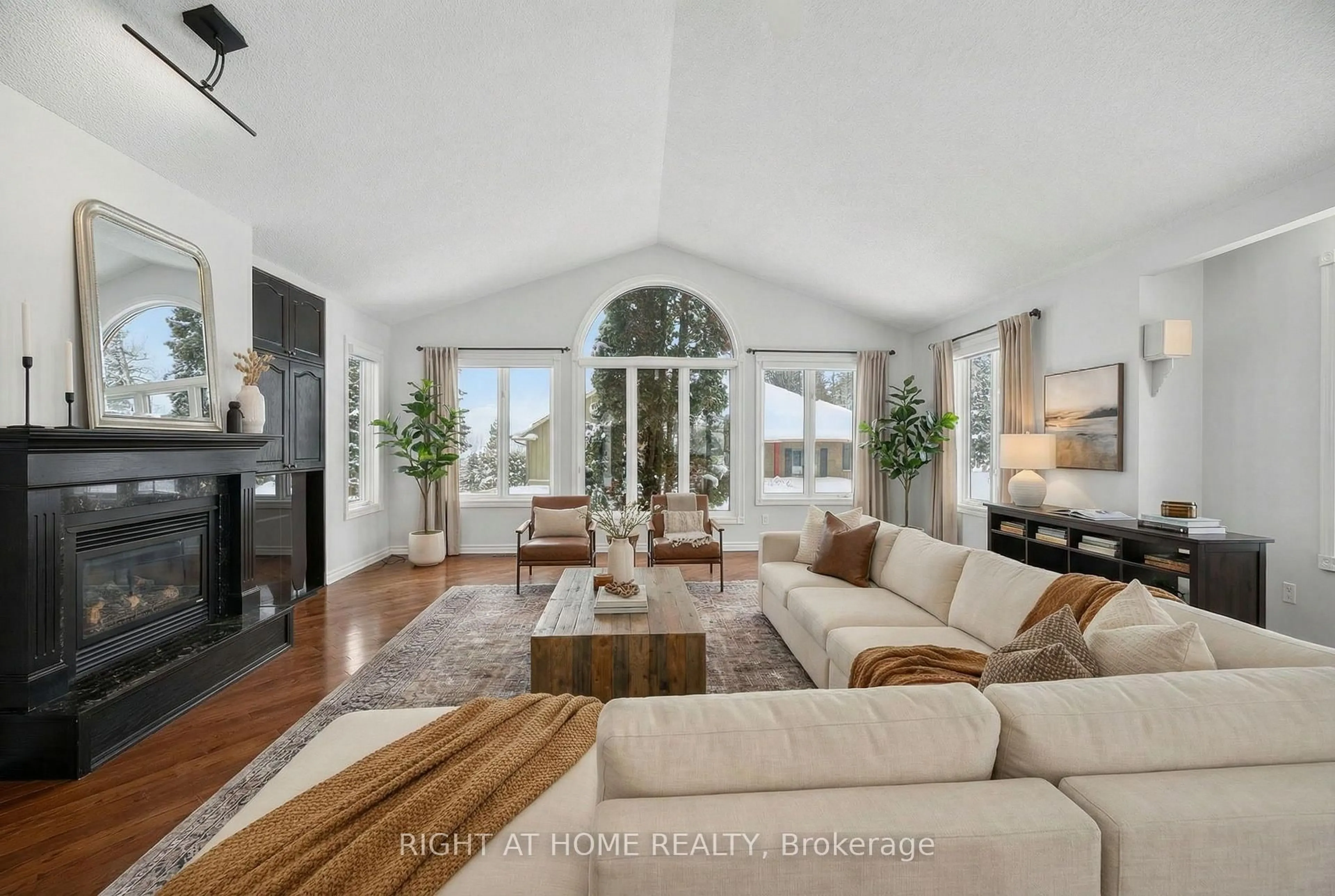 Living room with furniture, unknown for 54 Highland Dr, Oro-Medonte Ontario L0L 2L0