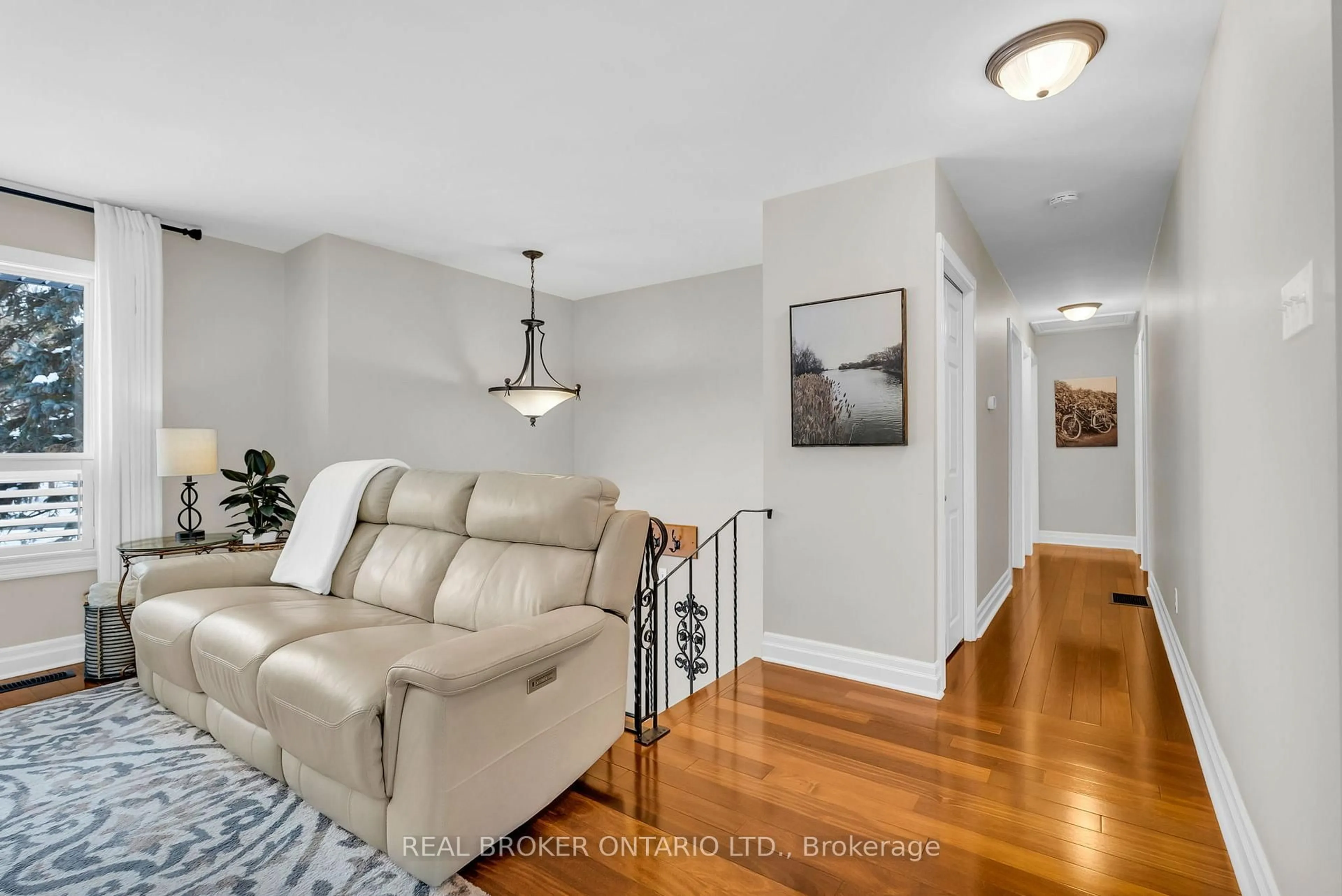 Living room with furniture, unknown for 2477 Old Fort Rd, Tay Ontario L4R 4K3
