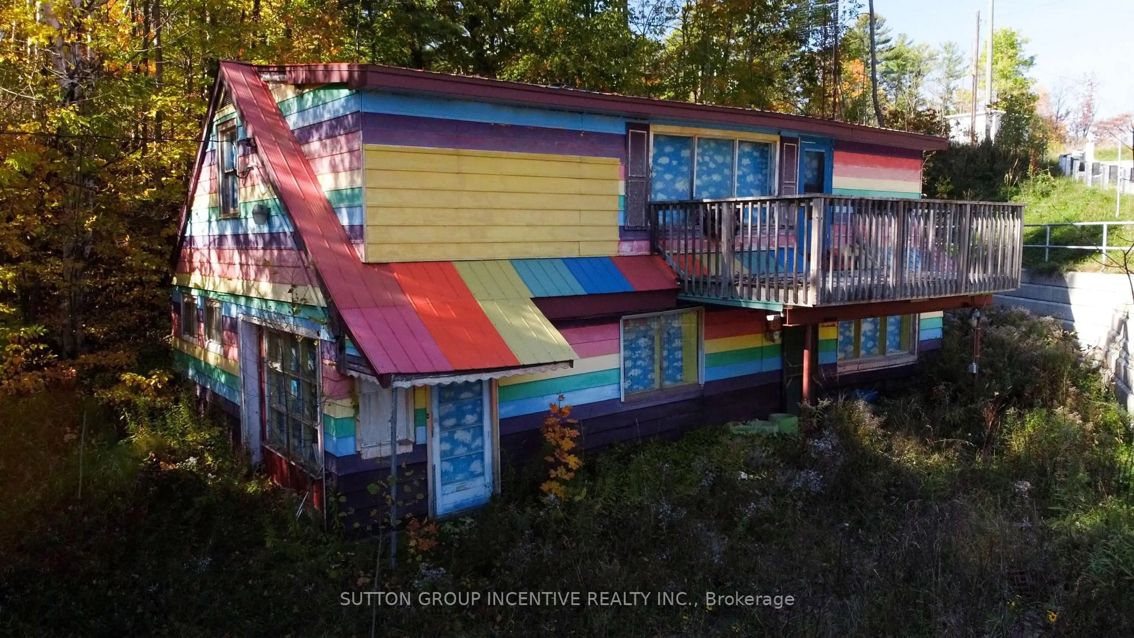 A pic from outside/outdoor area/front of a property/back of a property/a pic from drone, unknown for 5678 Upper Big Chute Rd, Severn Ontario L0K 1E0