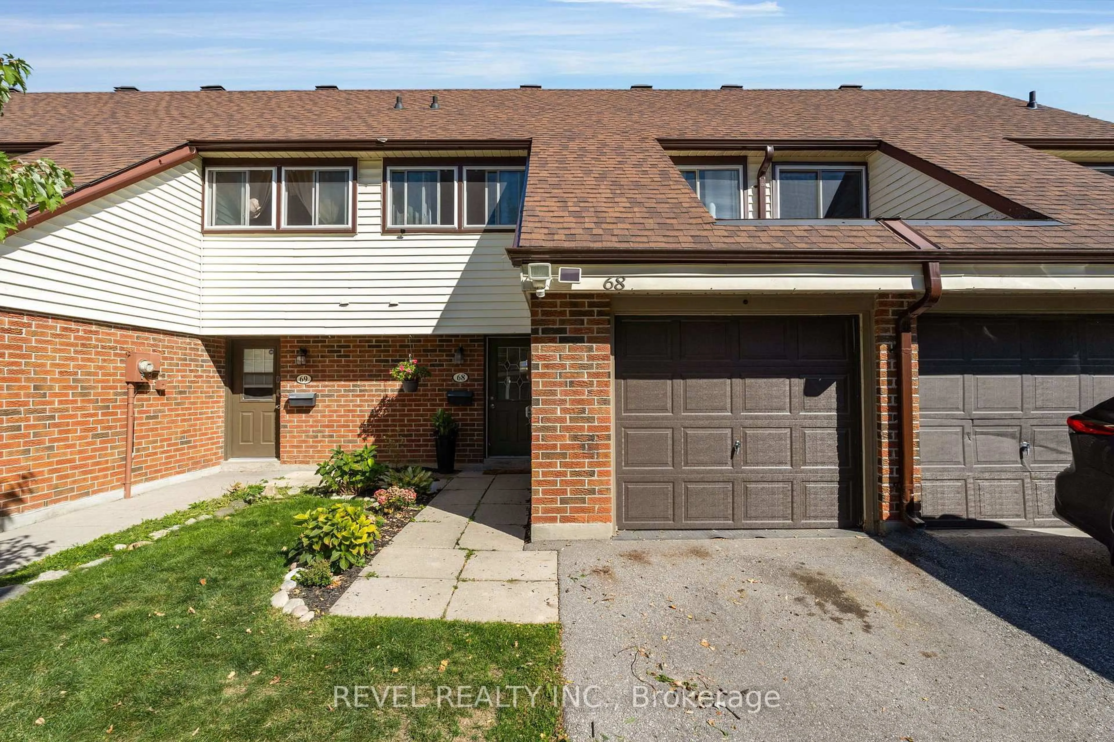 Home with brick exterior material, street for 28 Donald St #68, Barrie Ontario L4N 4S6