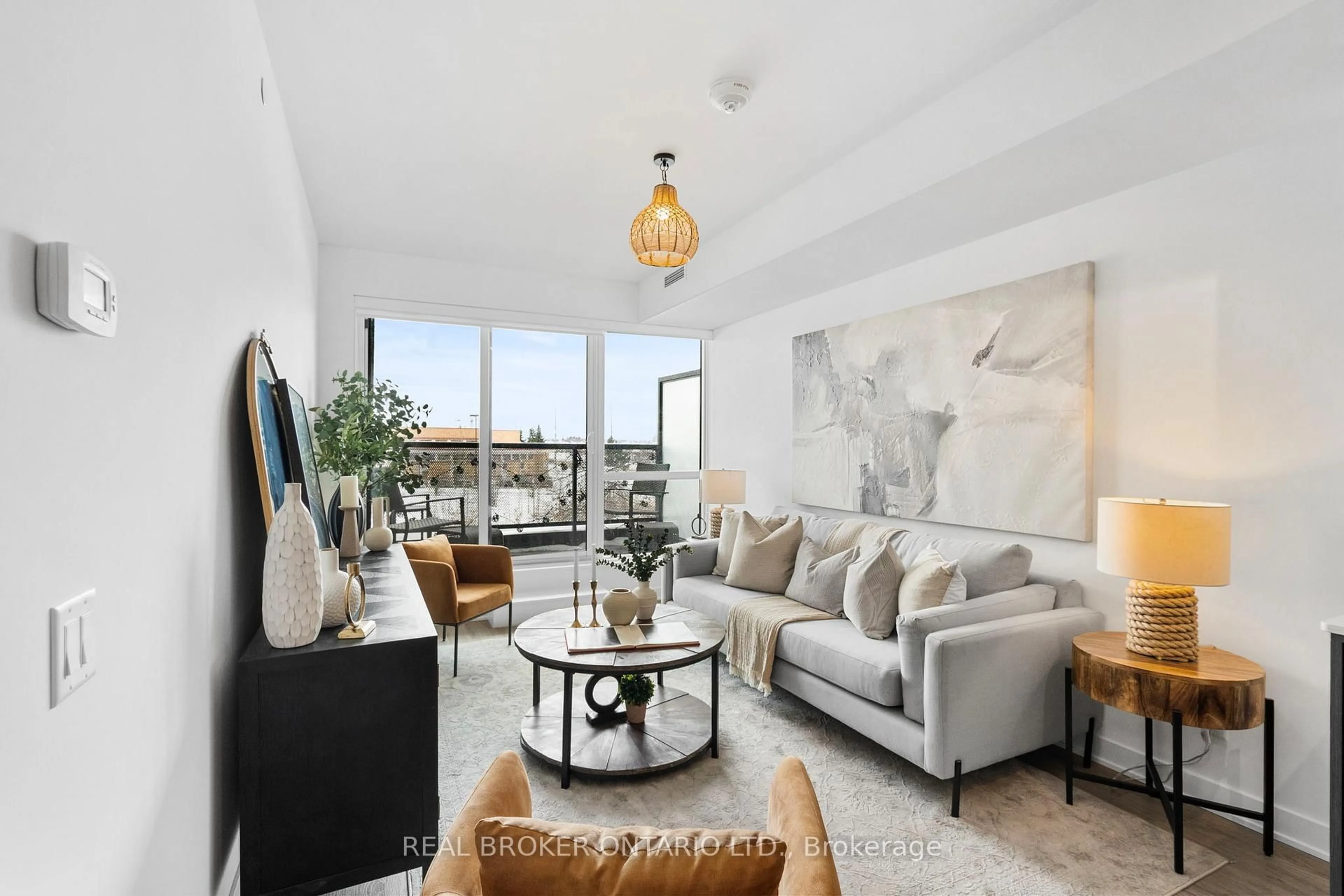 Living room with furniture, unknown for 681 Yonge St #206, Barrie Ontario L4N 4E8