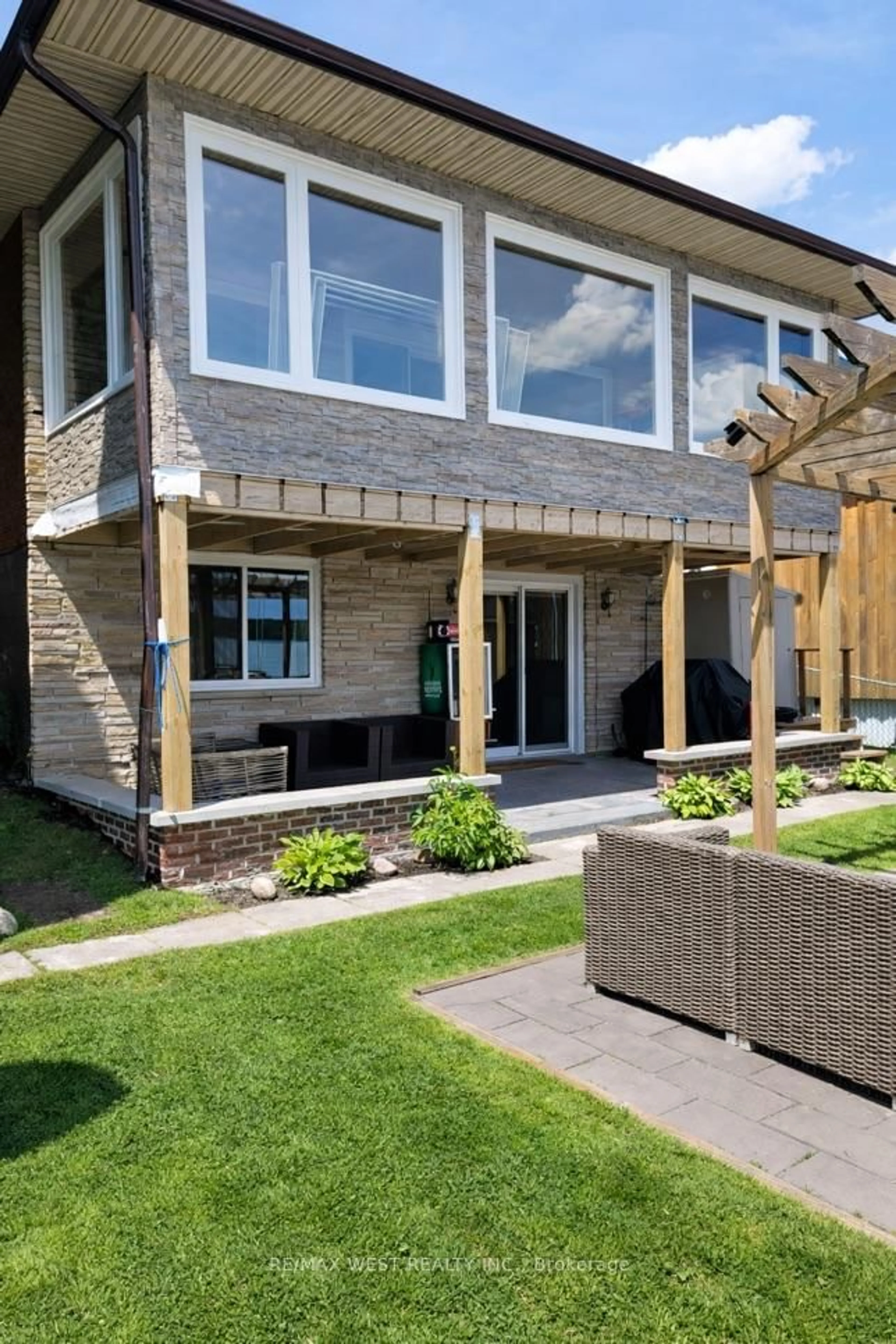 Patio, street for 2231 North Orr Lake Rd, Springwater Ontario L0L 1P0