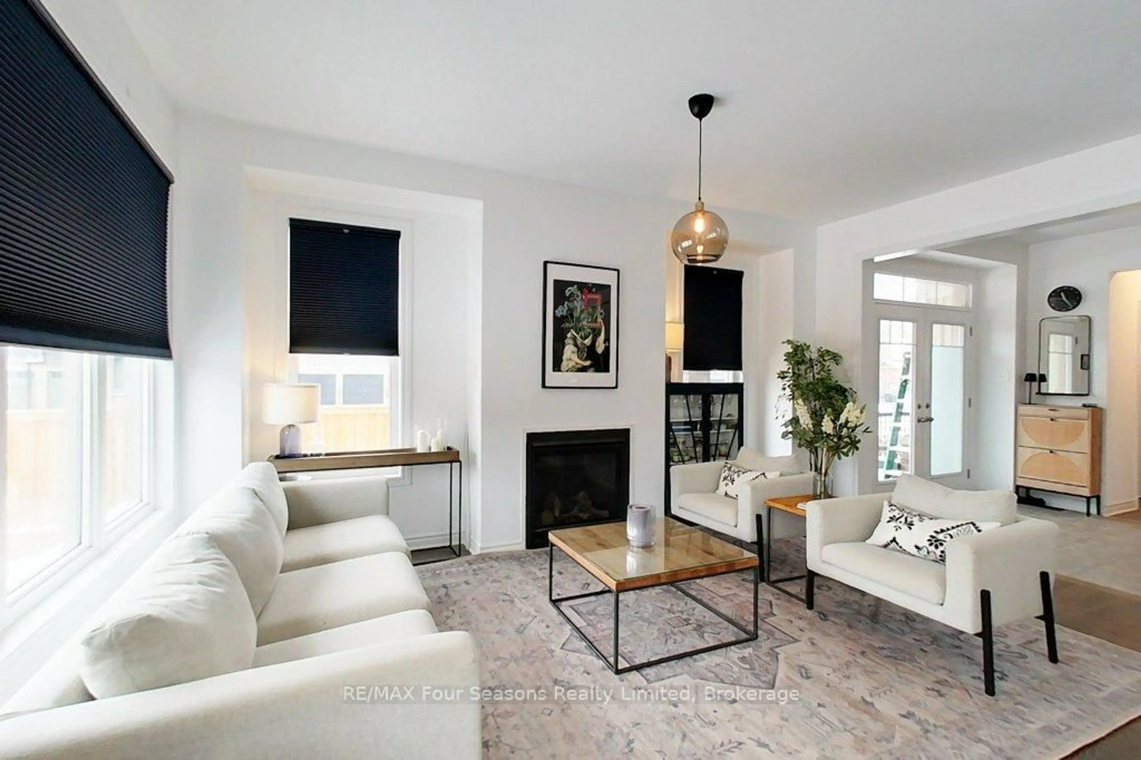 Living room with furniture, unknown for 35 Kirby Ave, Collingwood Ontario L9Y 3W8