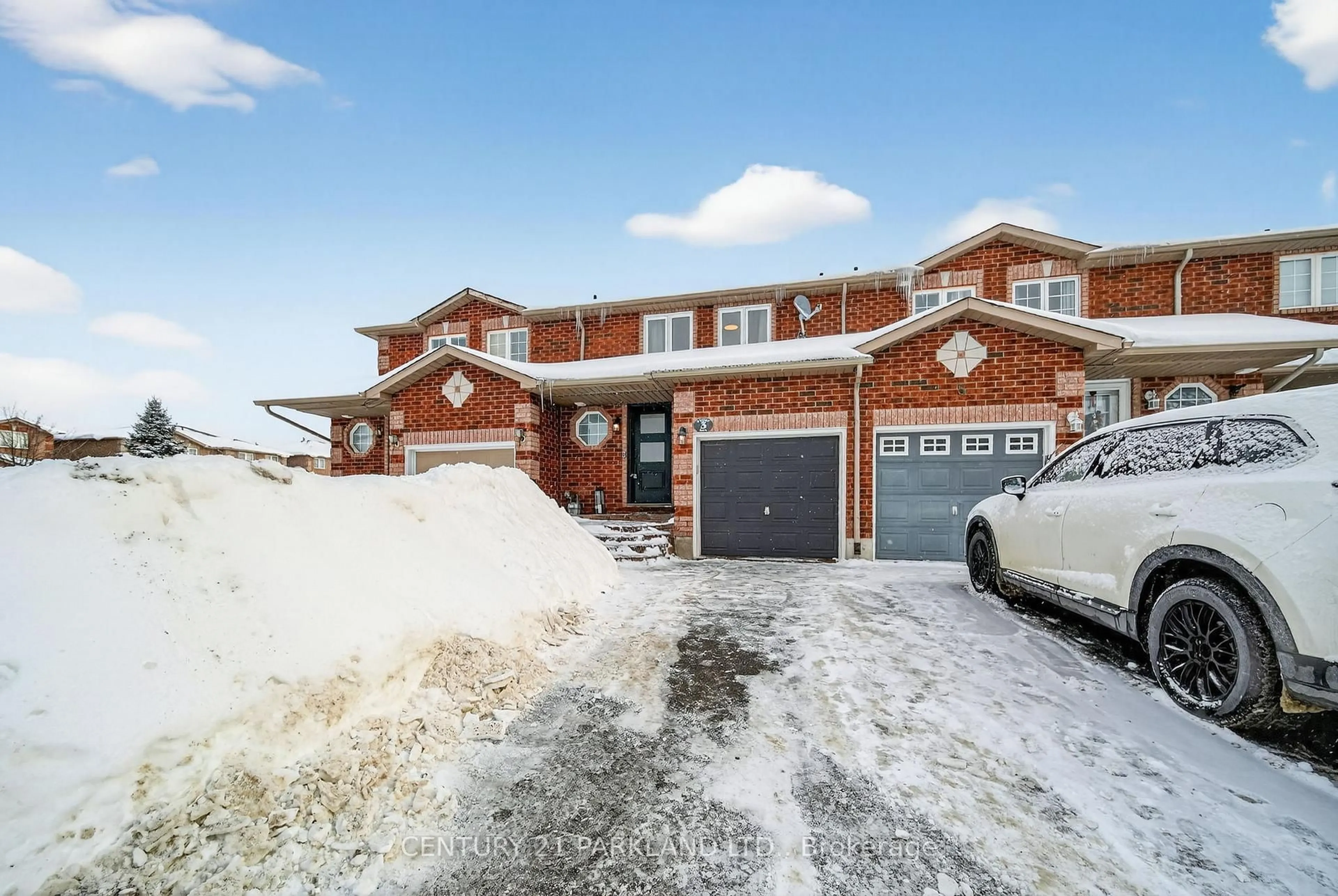 Home with brick exterior material, street for 3 Majesty Blvd, Barrie Ontario L4M 7K1