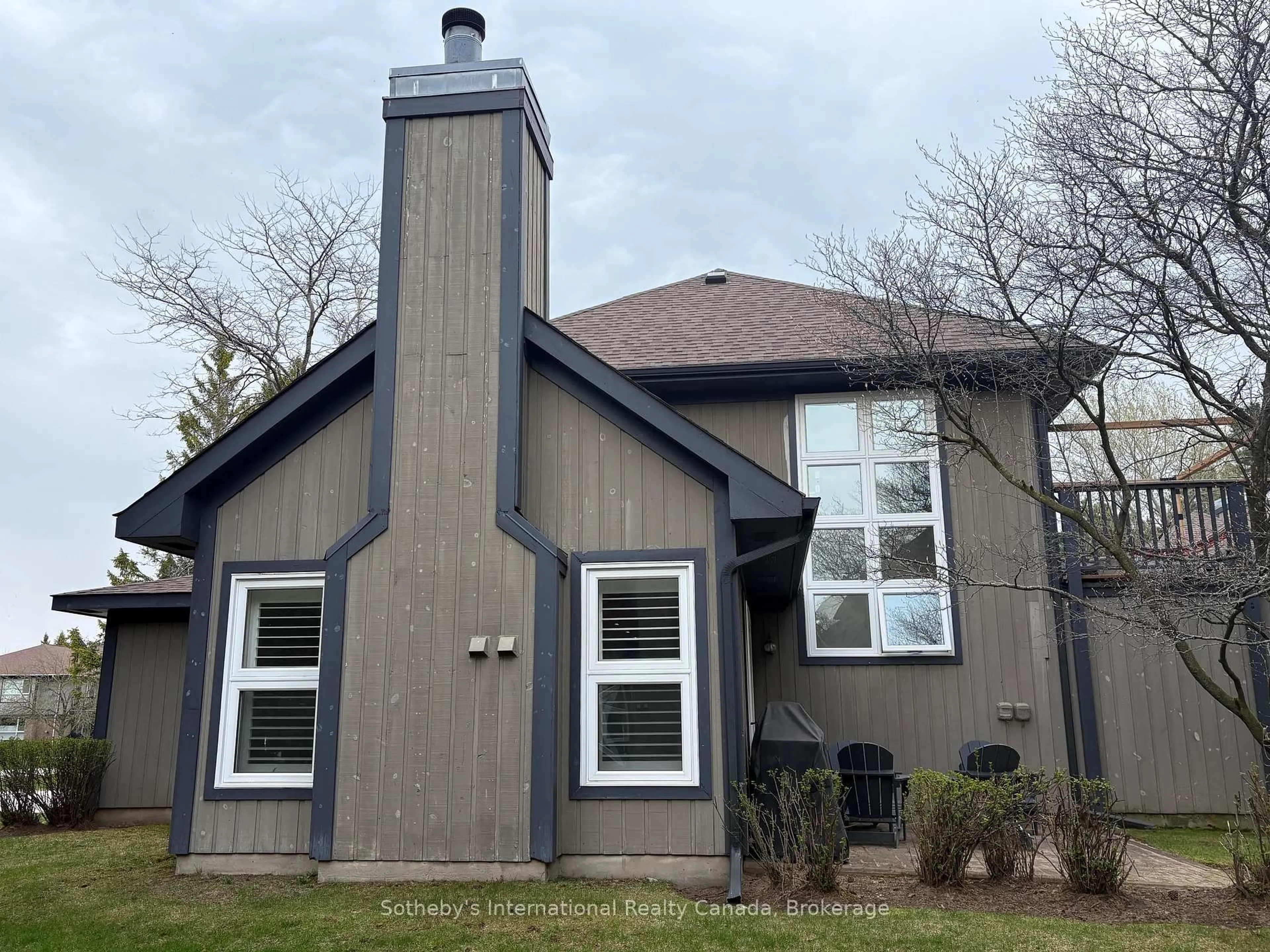 Home with vinyl exterior material, unknown for 408 Mariners Way, Collingwood Ontario L9Y 5C7