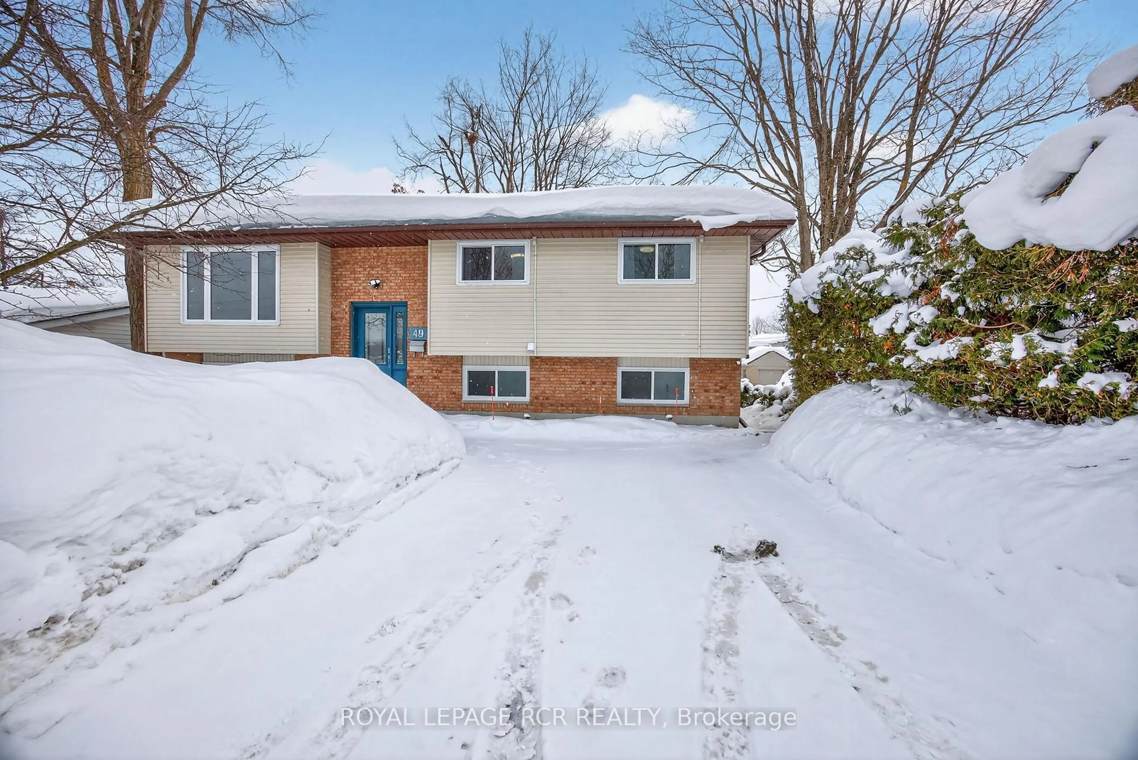 A pic from outside/outdoor area/front of a property/back of a property/a pic from drone, street for 49 Borland St, Orillia Ontario L3V 2B6