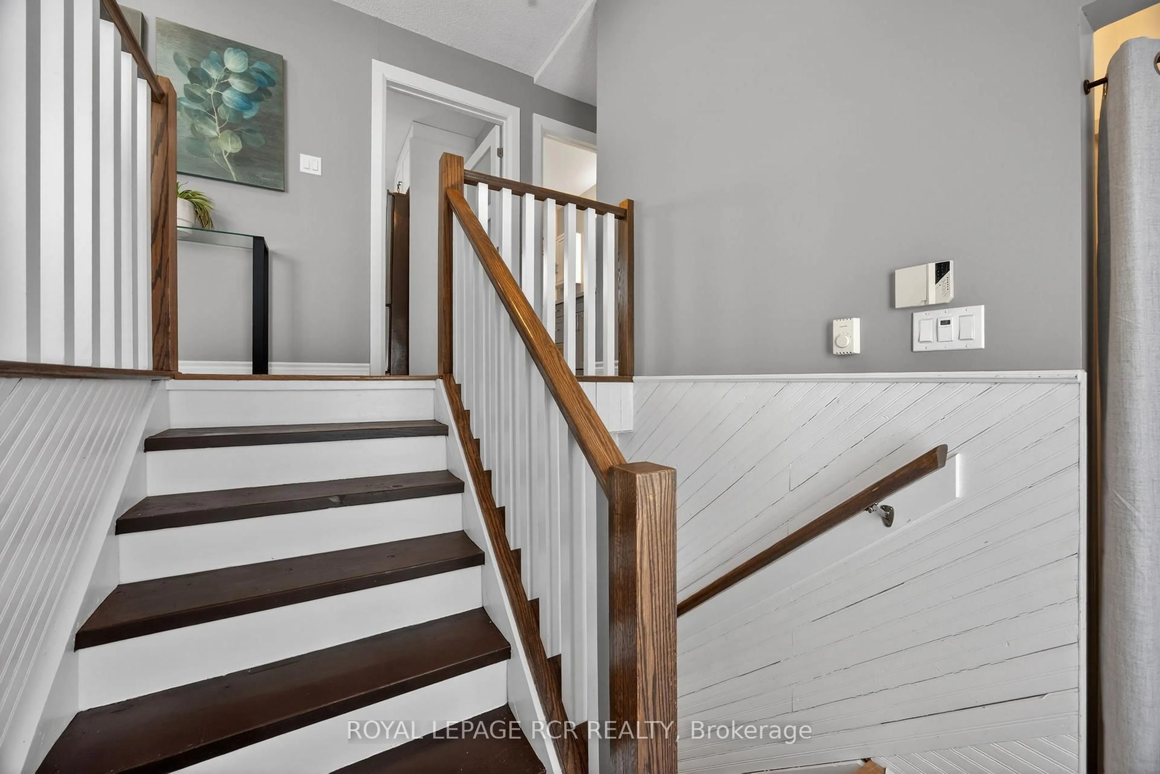 Stairs for 49 Borland St, Orillia Ontario L3V 2B6