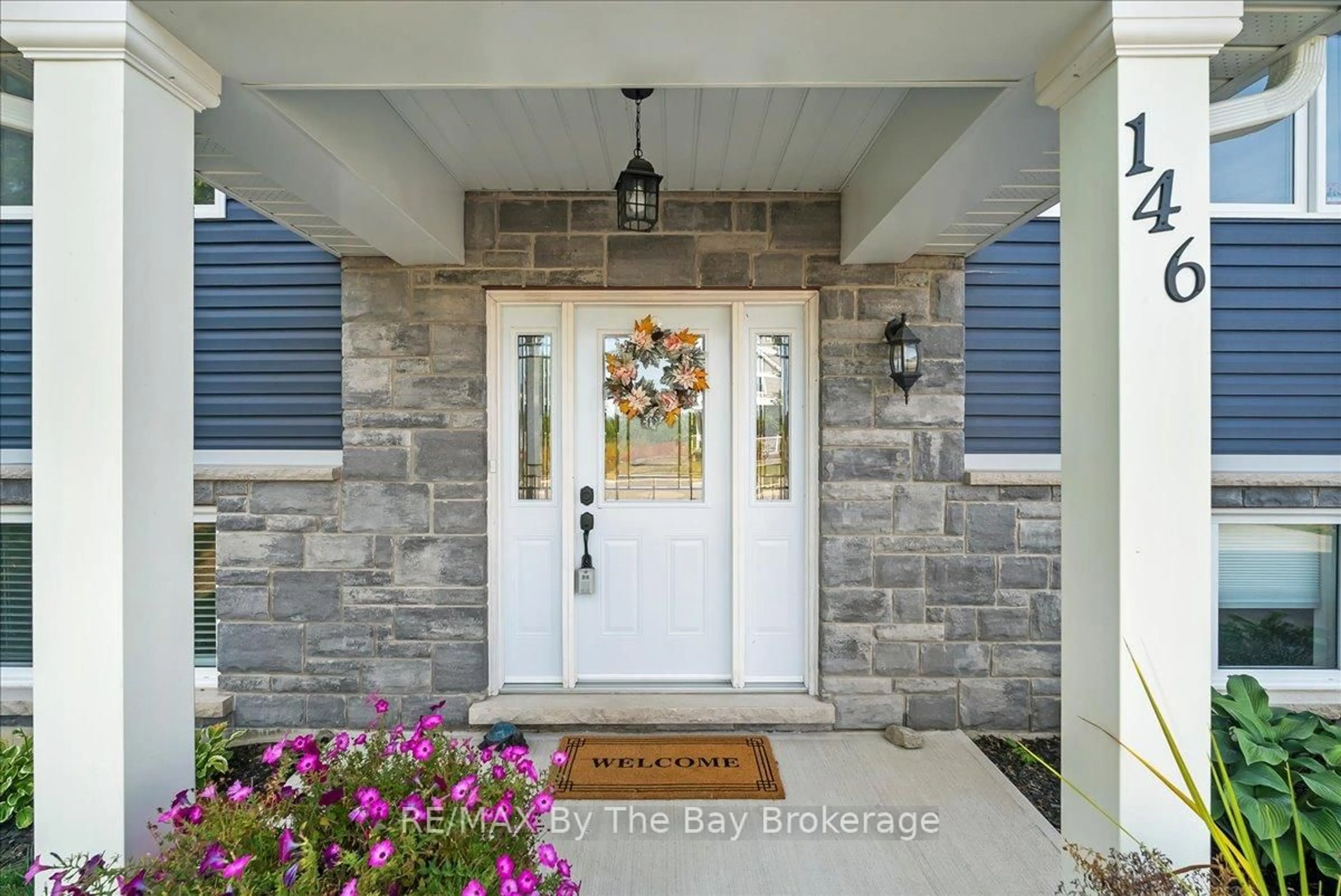 Indoor entryway for 146 Mary St, Clearview Ontario L0M 1G0