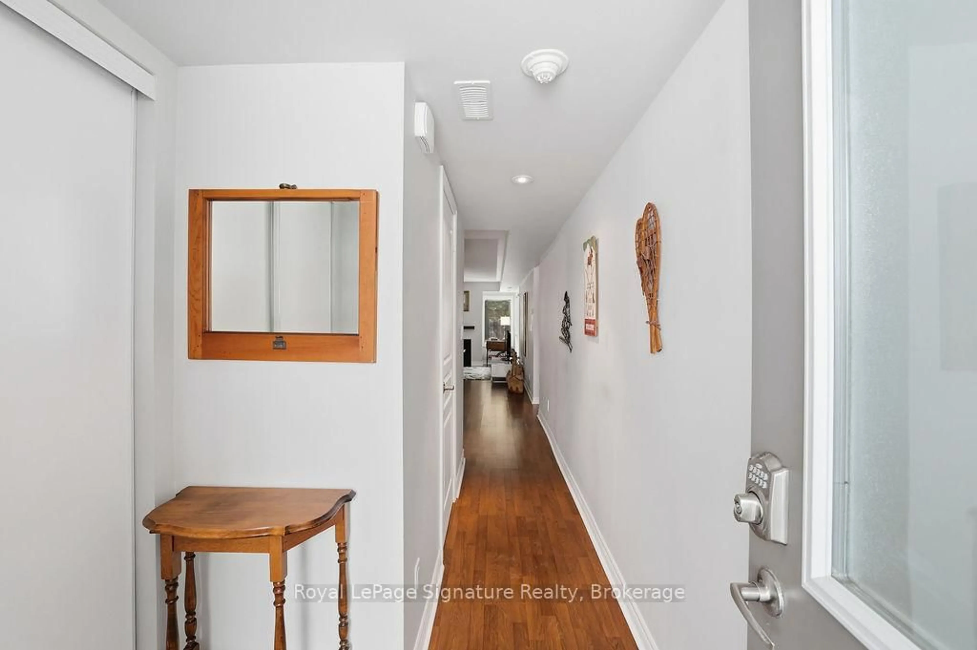 Indoor entryway for 10 Brandy Lane Dr #107, Collingwood Ontario L9Y 0X4