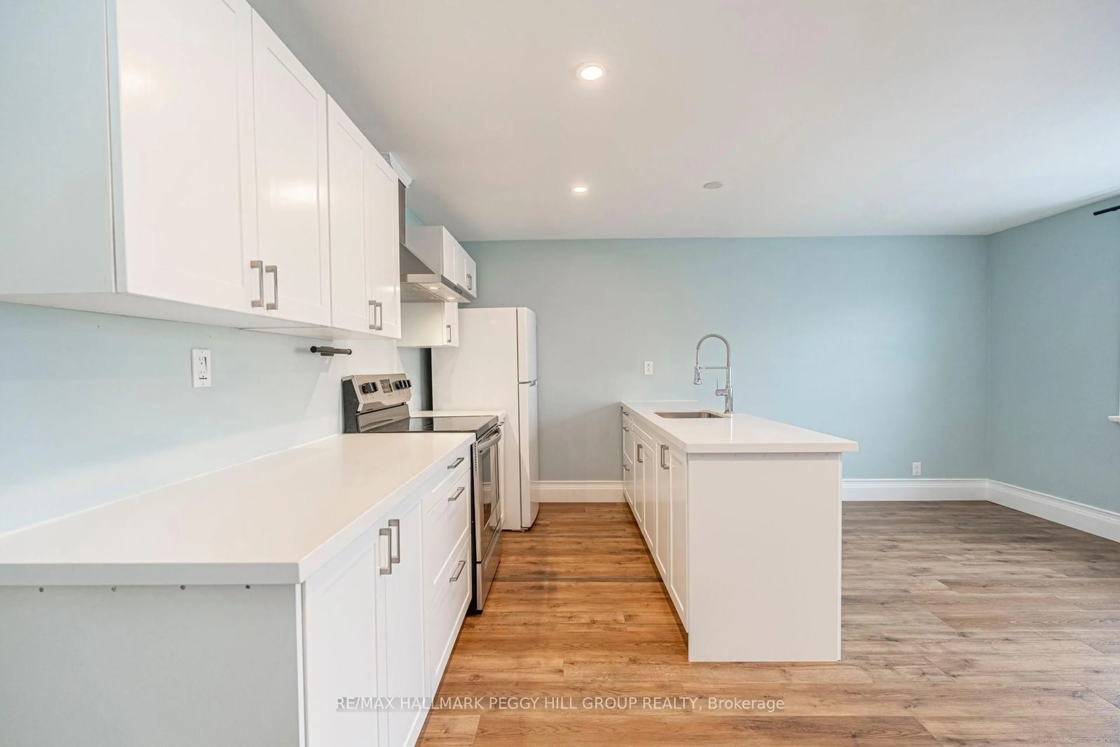Open concept kitchen, unknown for 28 Matchedash St, Orillia Ontario L3V 4T5