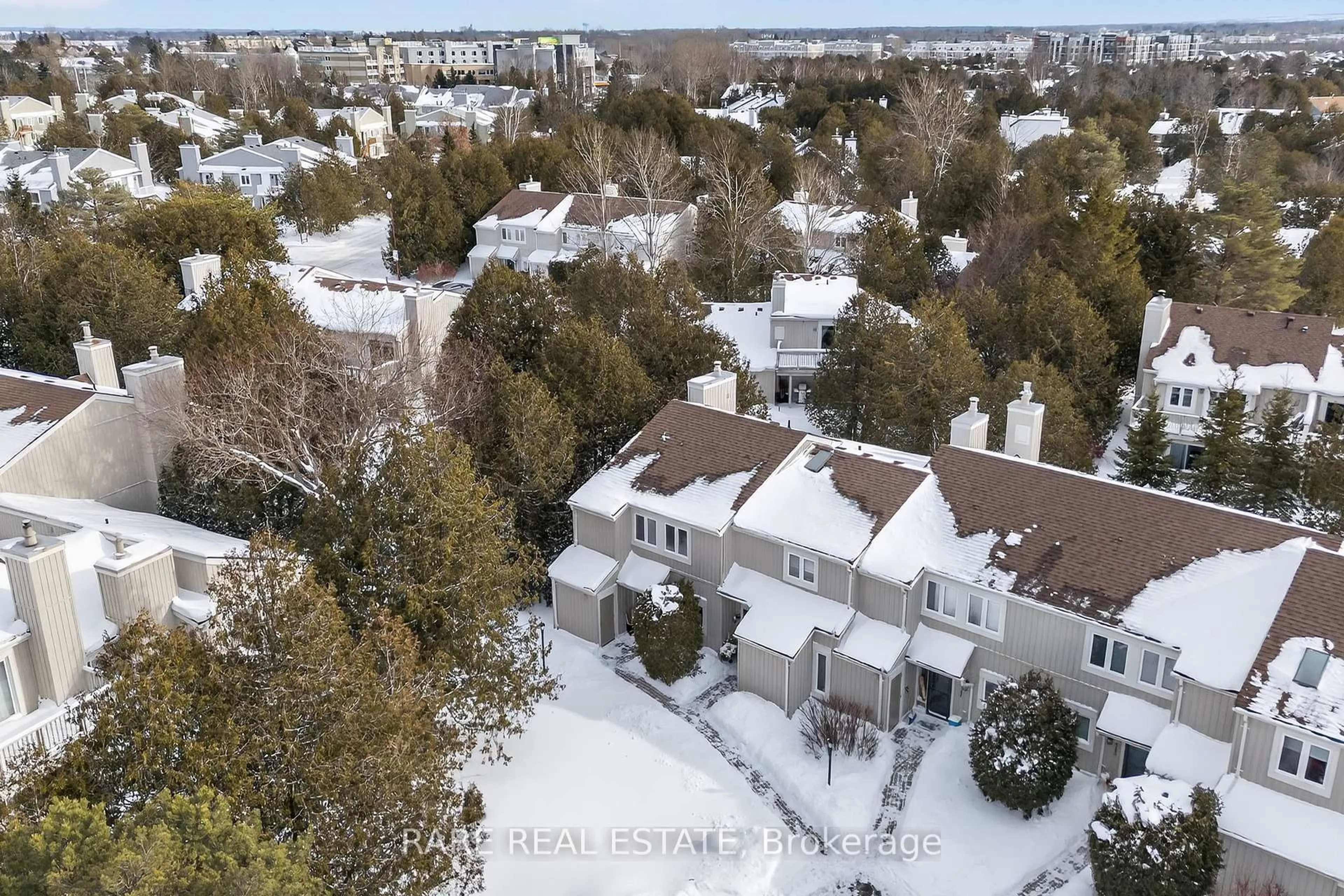 A pic from outside/outdoor area/front of a property/back of a property/a pic from drone, city buildings view from balcony for 548 Oxbow Cres, Collingwood Ontario L9Y 5B4