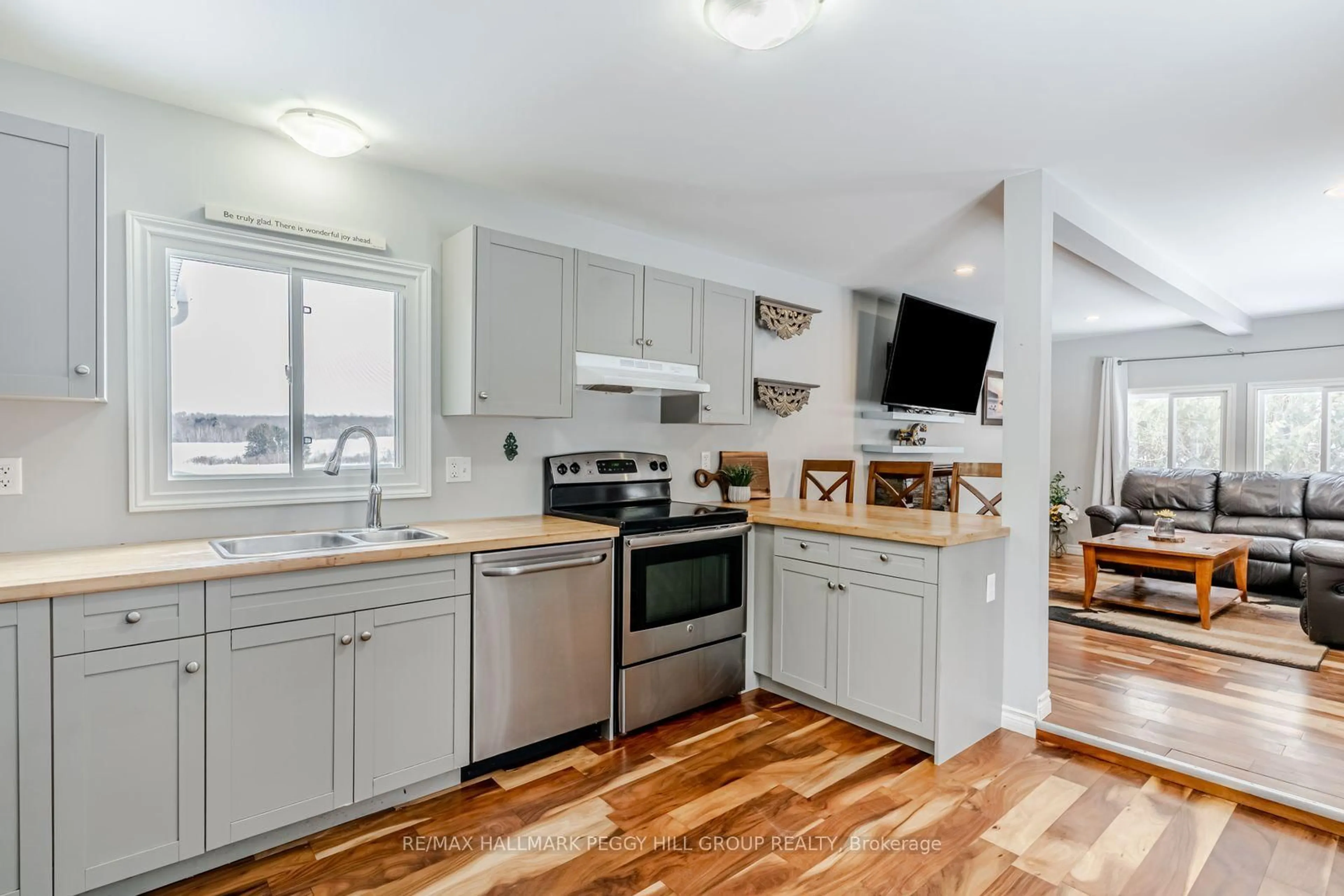 Open concept kitchen, unknown for 1900 Reeves Rd, Tay Ontario L0K 2A0